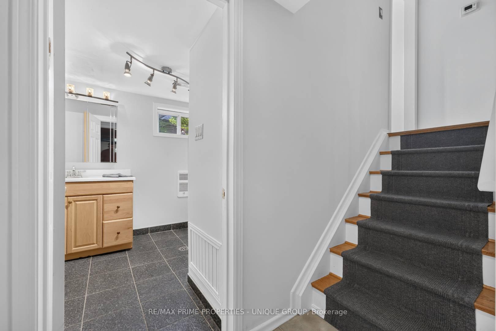 Photo 22 of 36 Dallington Drive, North York, Don Valley Village — HOMEH