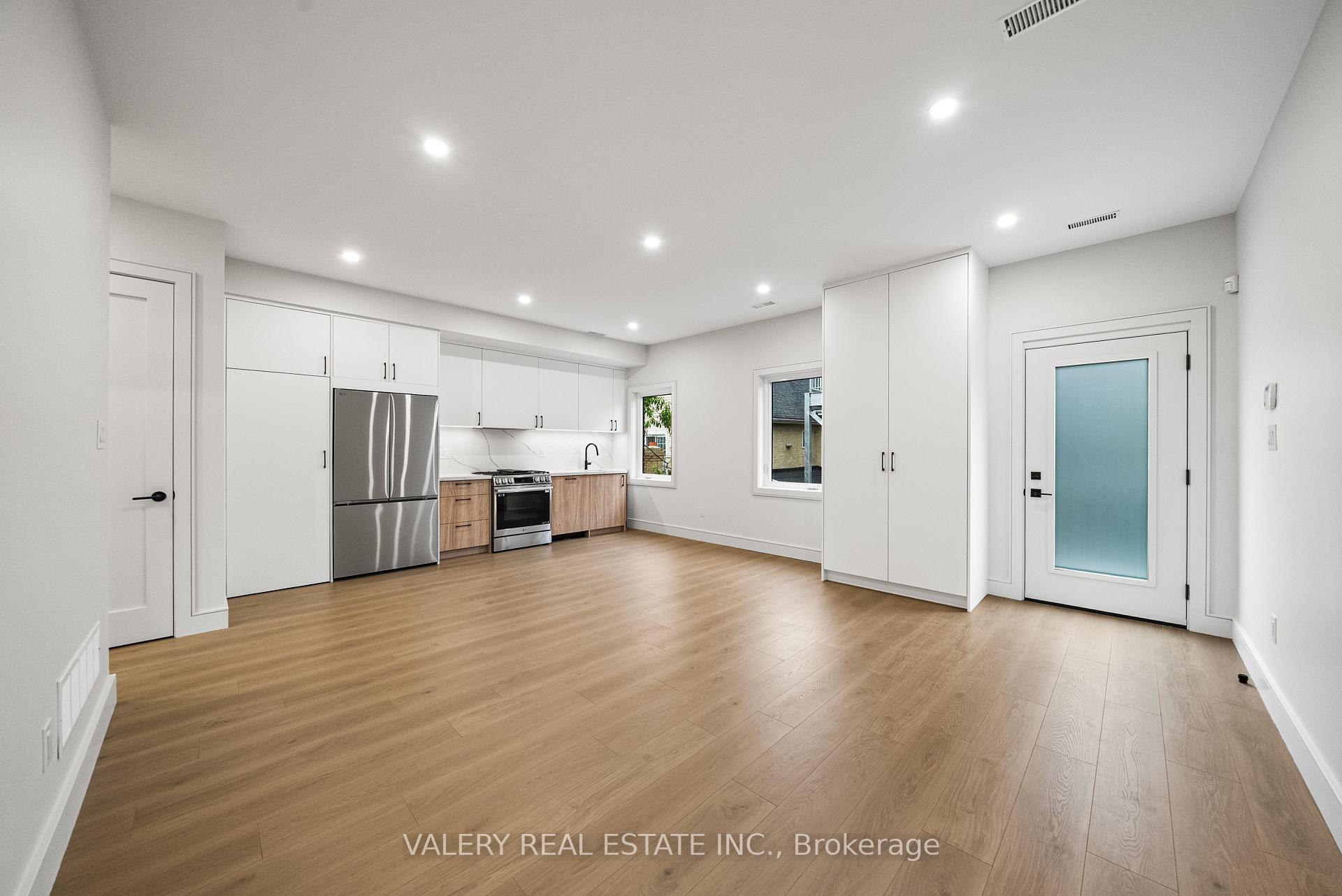 Front of Unit Laneway Upper, 131 Dovercourt Road