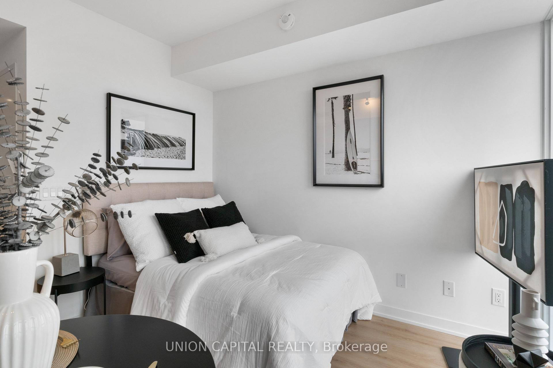 Photo 3 of Unit 1612, 319 Jarvis Street, Toronto, Moss Park — HOMEH