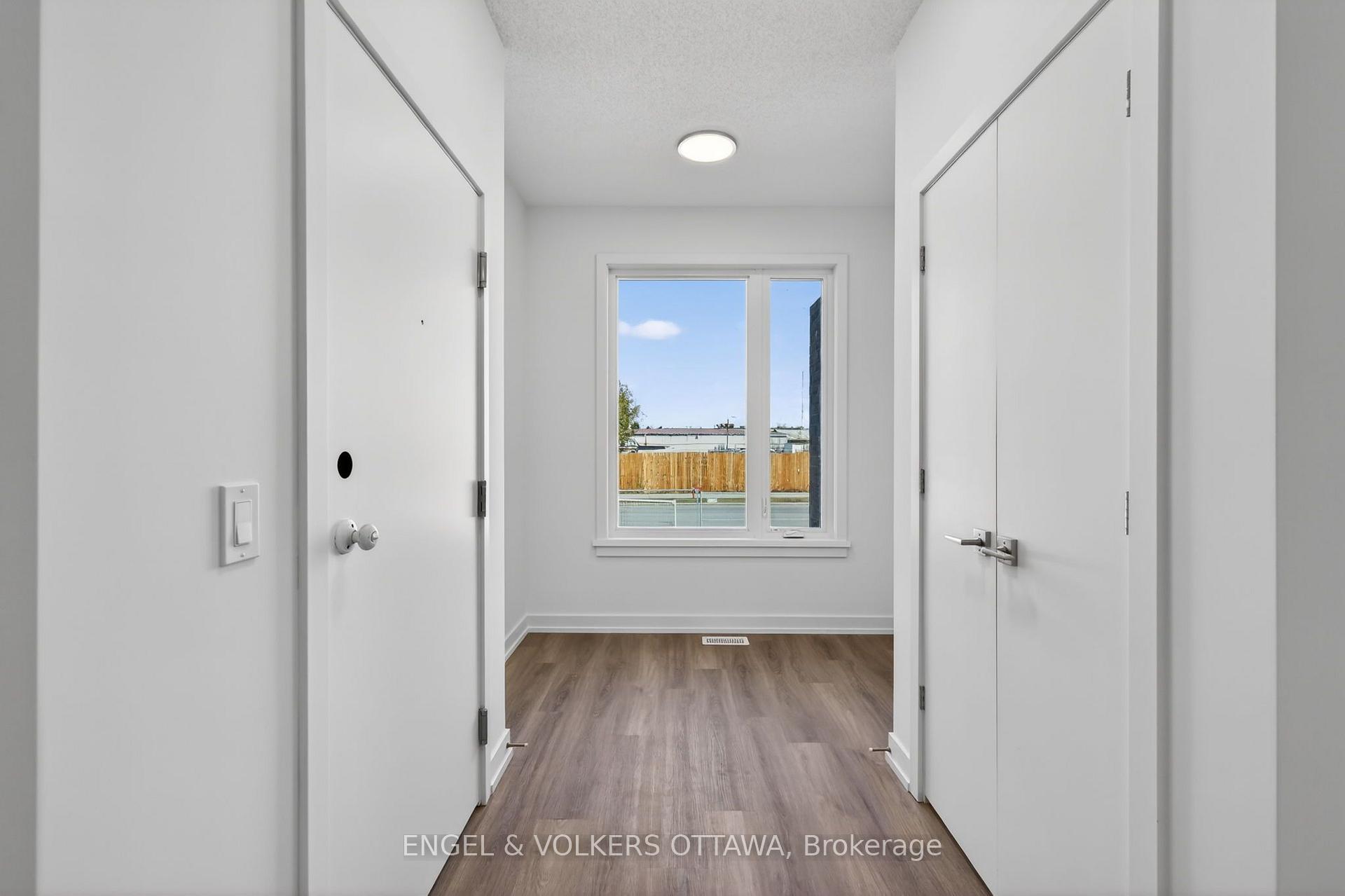 Photo 14 of 114 Stardust Private, Ottawa, Leitrim — HOMEH