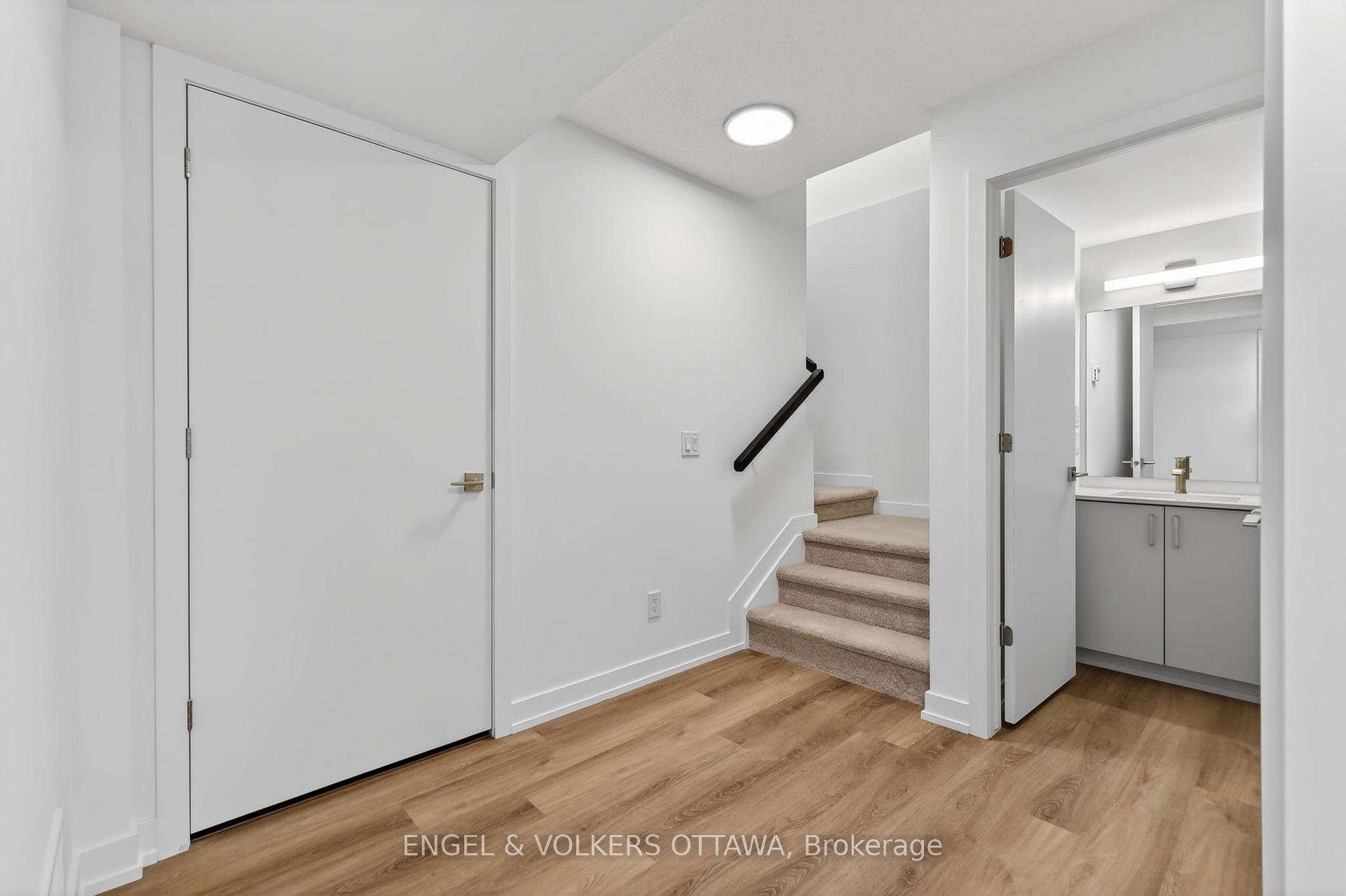 Photo 19 of 114 Stardust Private, Ottawa, Leitrim — HOMEH