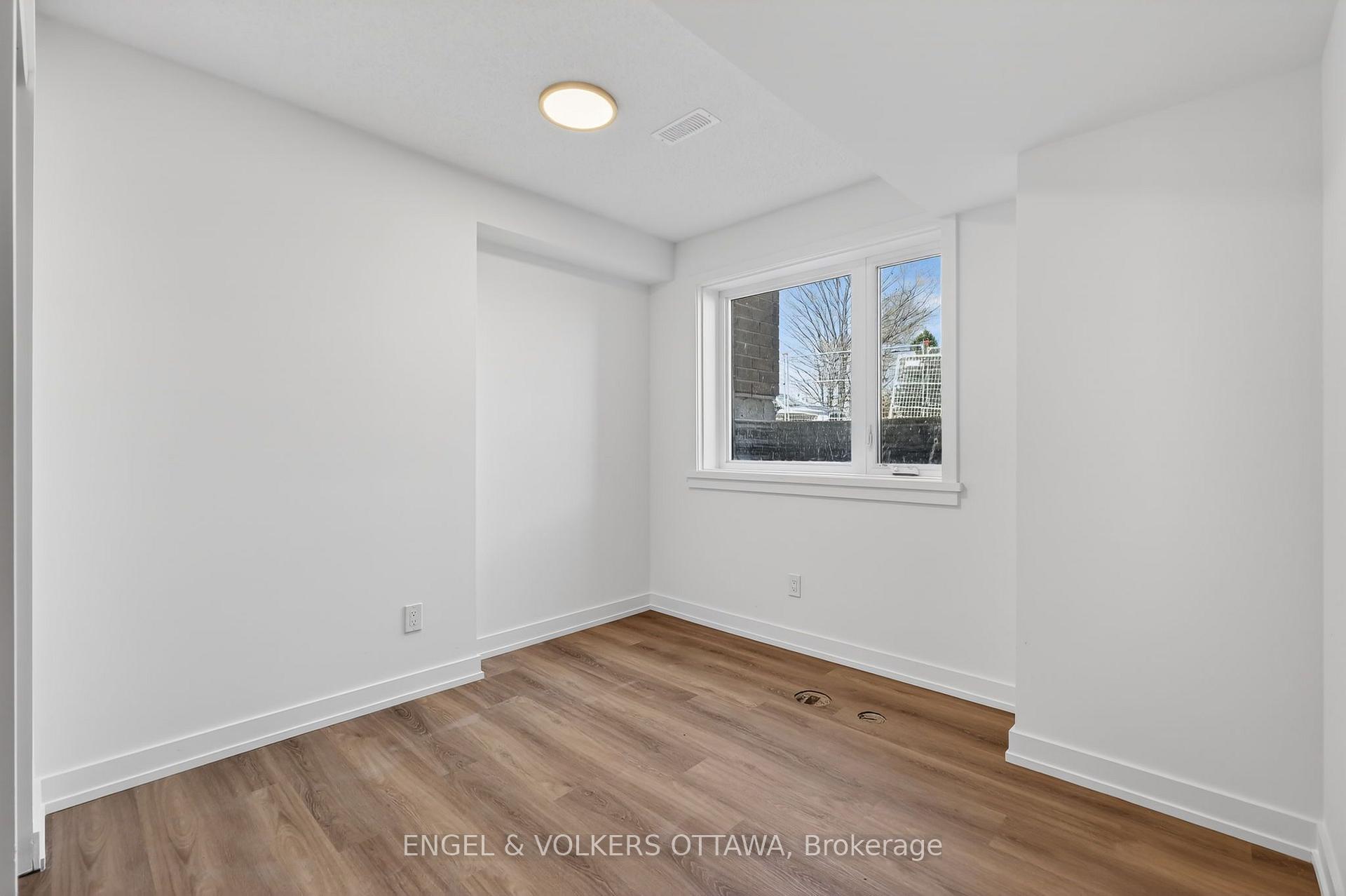 Photo 21 of 114 Stardust Private, Ottawa, Leitrim — HOMEH