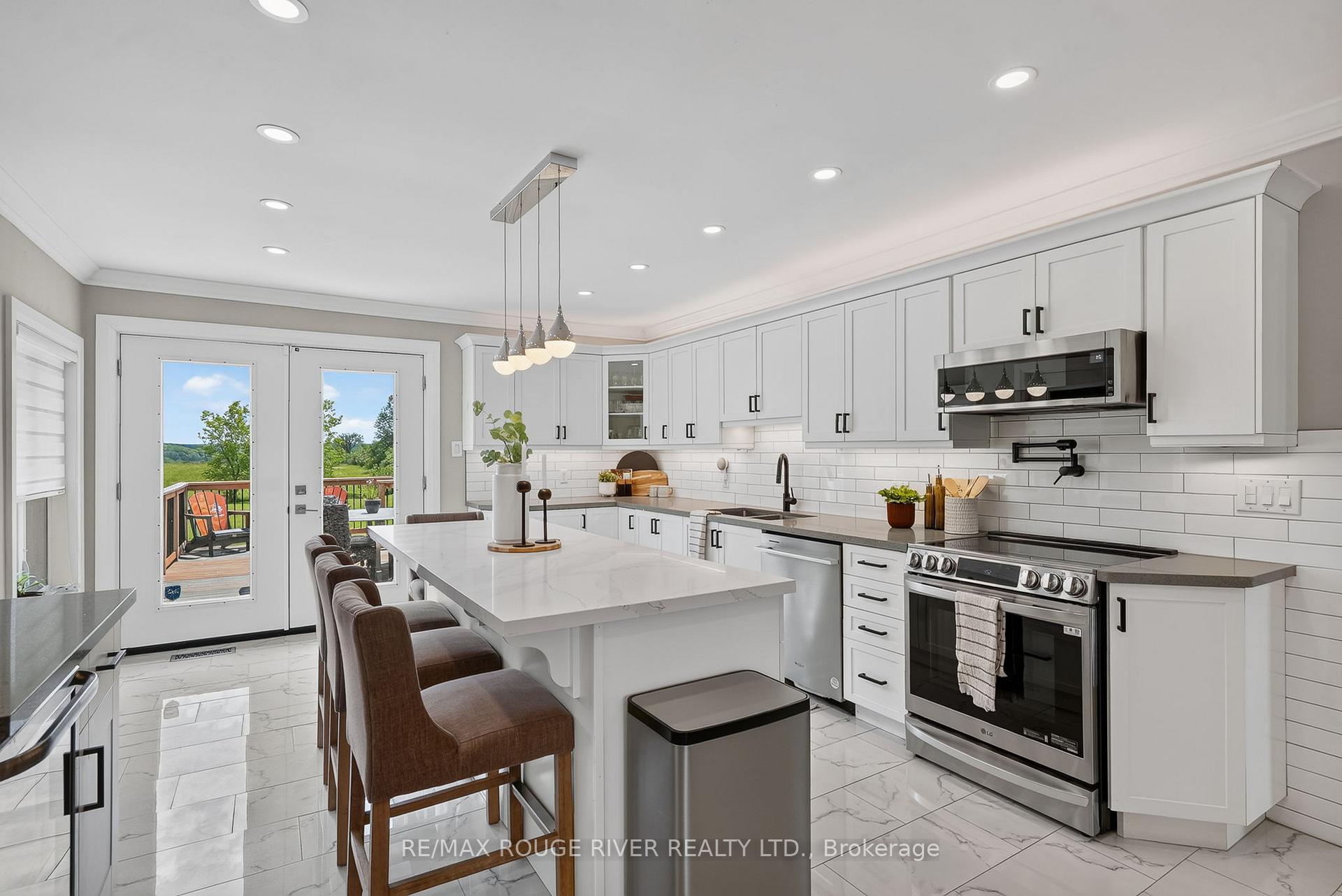 Photo 10 of 708 Mount Horeb Road, Kawartha Lakes, Manvers — HOMEH
