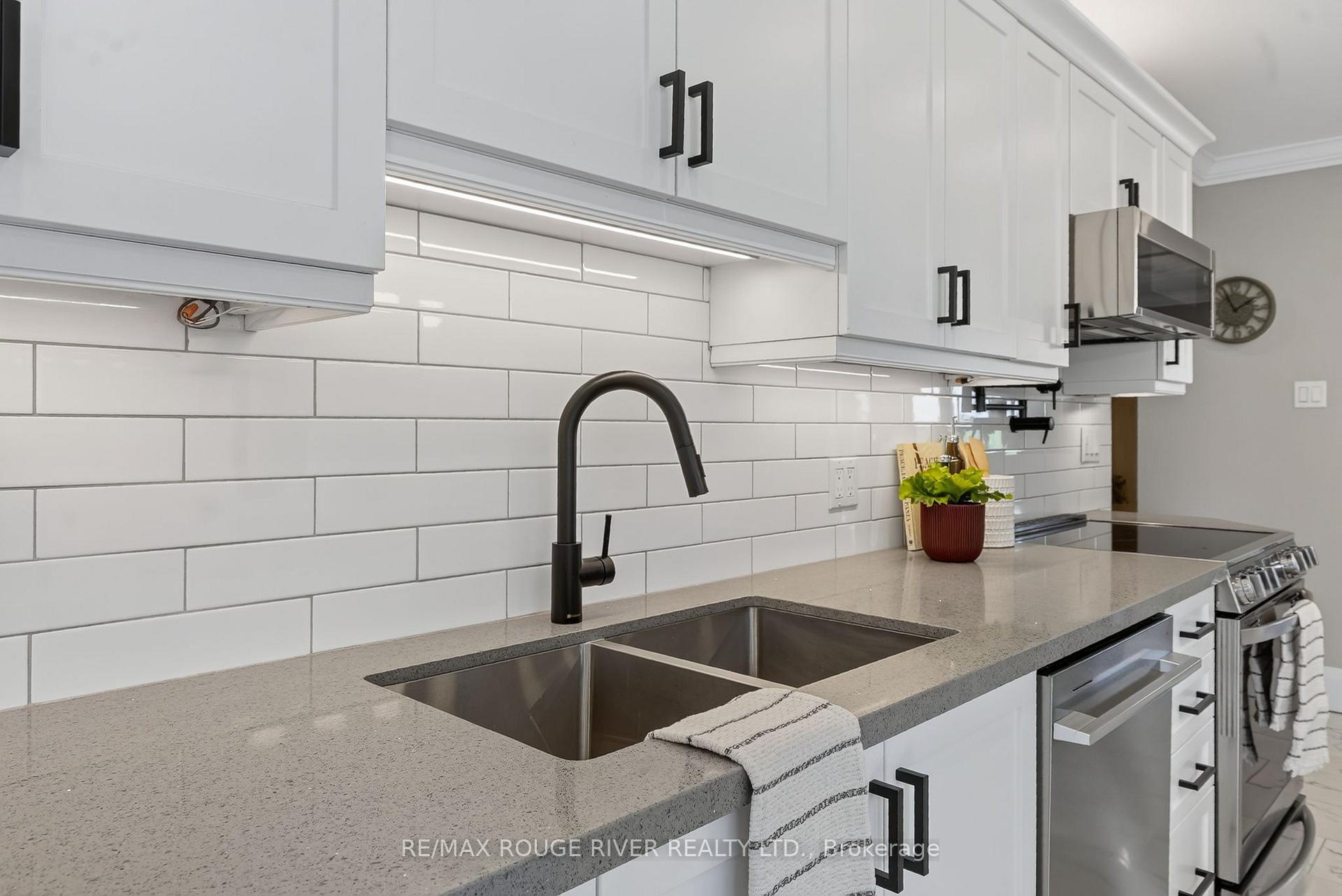 Photo 12 of 708 Mount Horeb Road, Kawartha Lakes, Manvers — HOMEH