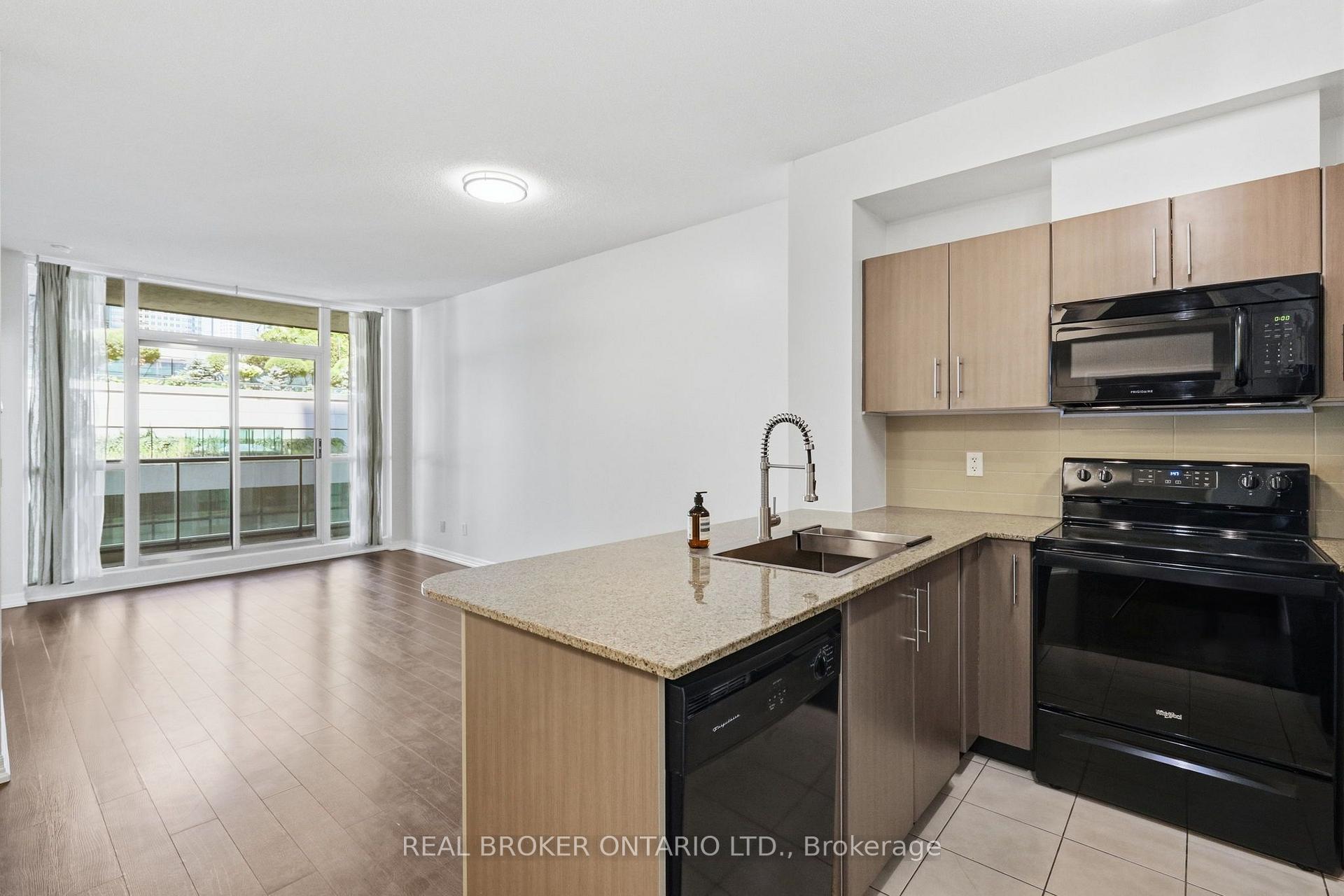 Photo 8 of Unit 415, 12 Yonge Street, Toronto, Waterfront Communities — HOMEH