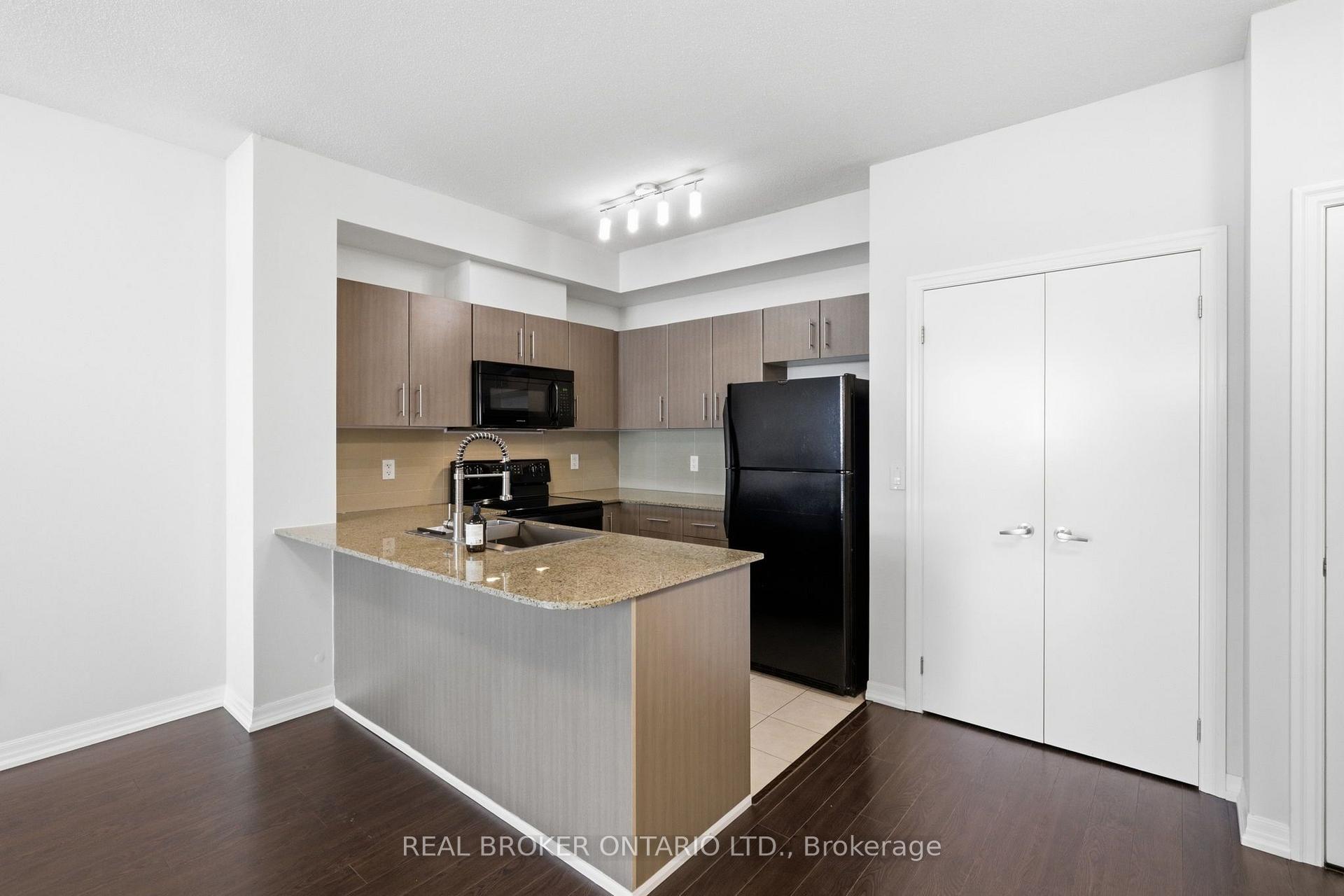 Photo 10 of Unit 415, 12 Yonge Street, Toronto, Waterfront Communities — HOMEH