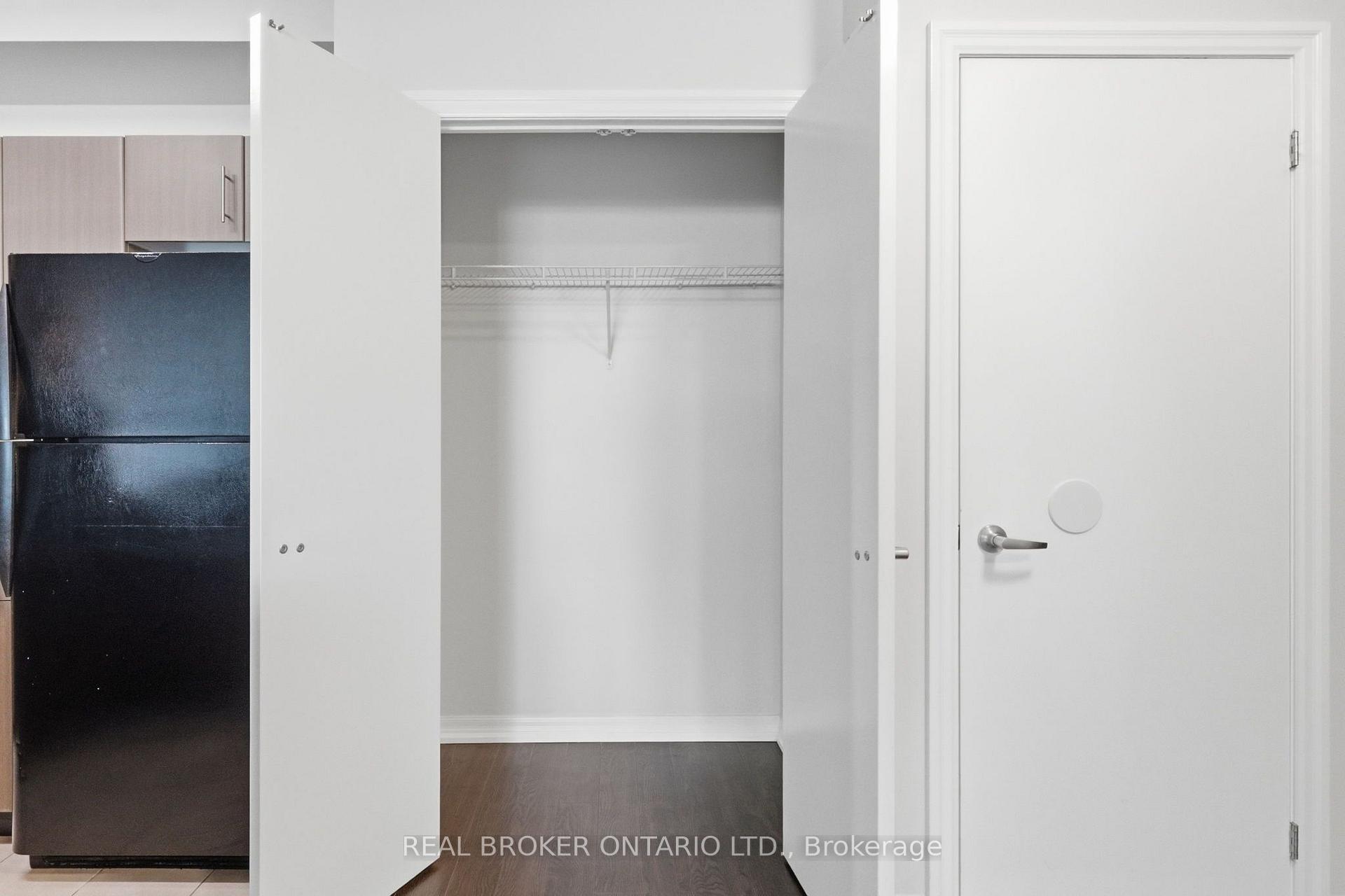 Photo 11 of Unit 415, 12 Yonge Street, Toronto, Waterfront Communities — HOMEH