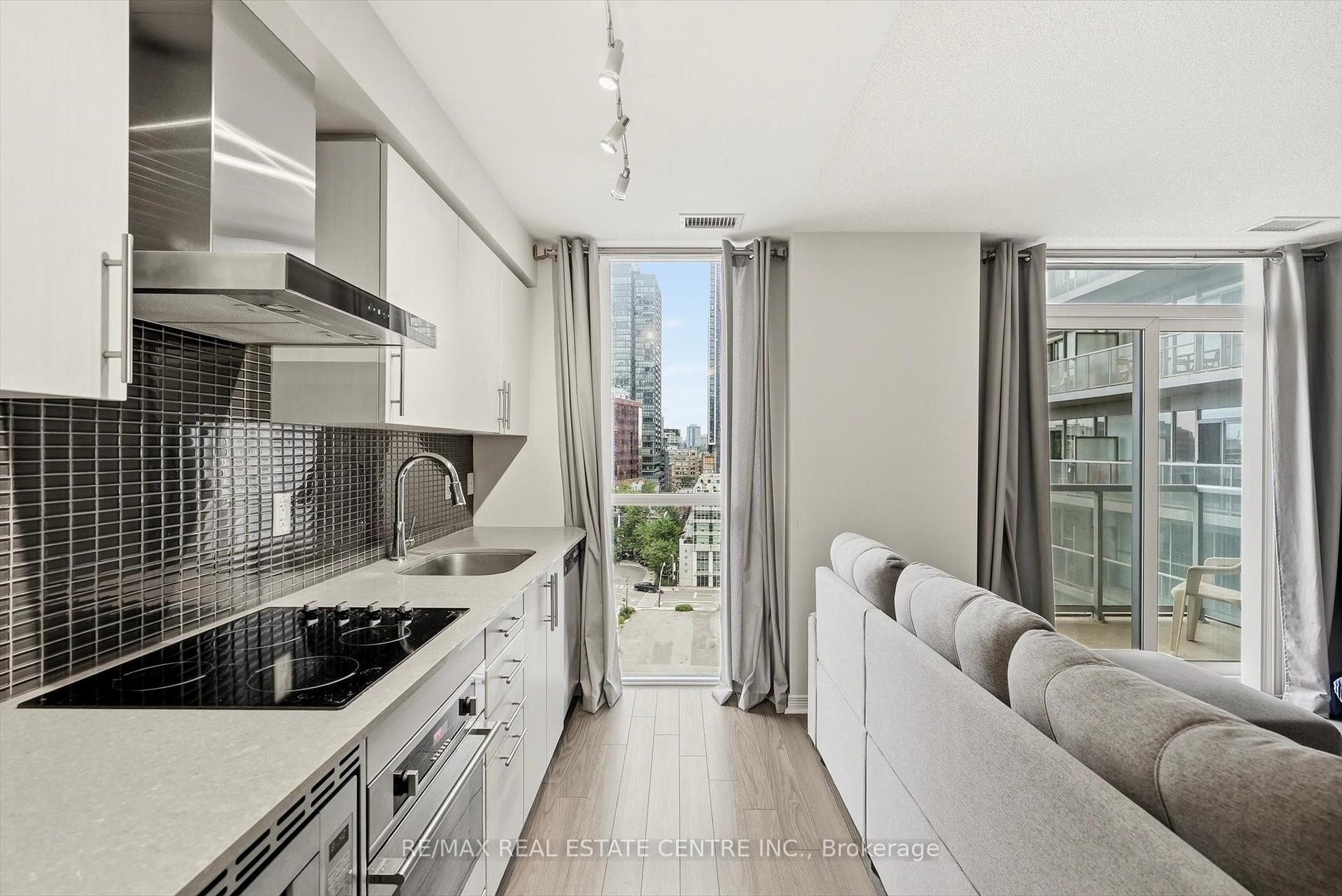Photo 15 of Unit 1010, 352 Front Street W, Toronto, Waterfront Communities — HOMEH