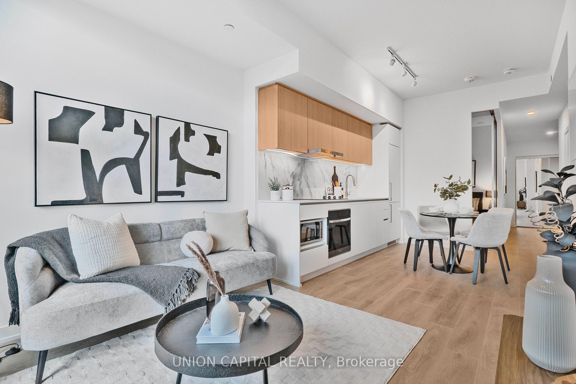 Front of Unit 302, 1100 Sheppard Avenue W