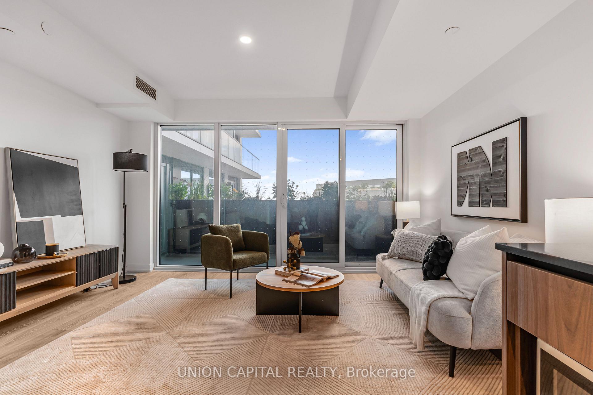 Front of Unit 635, 1100 Sheppard Avenue W
