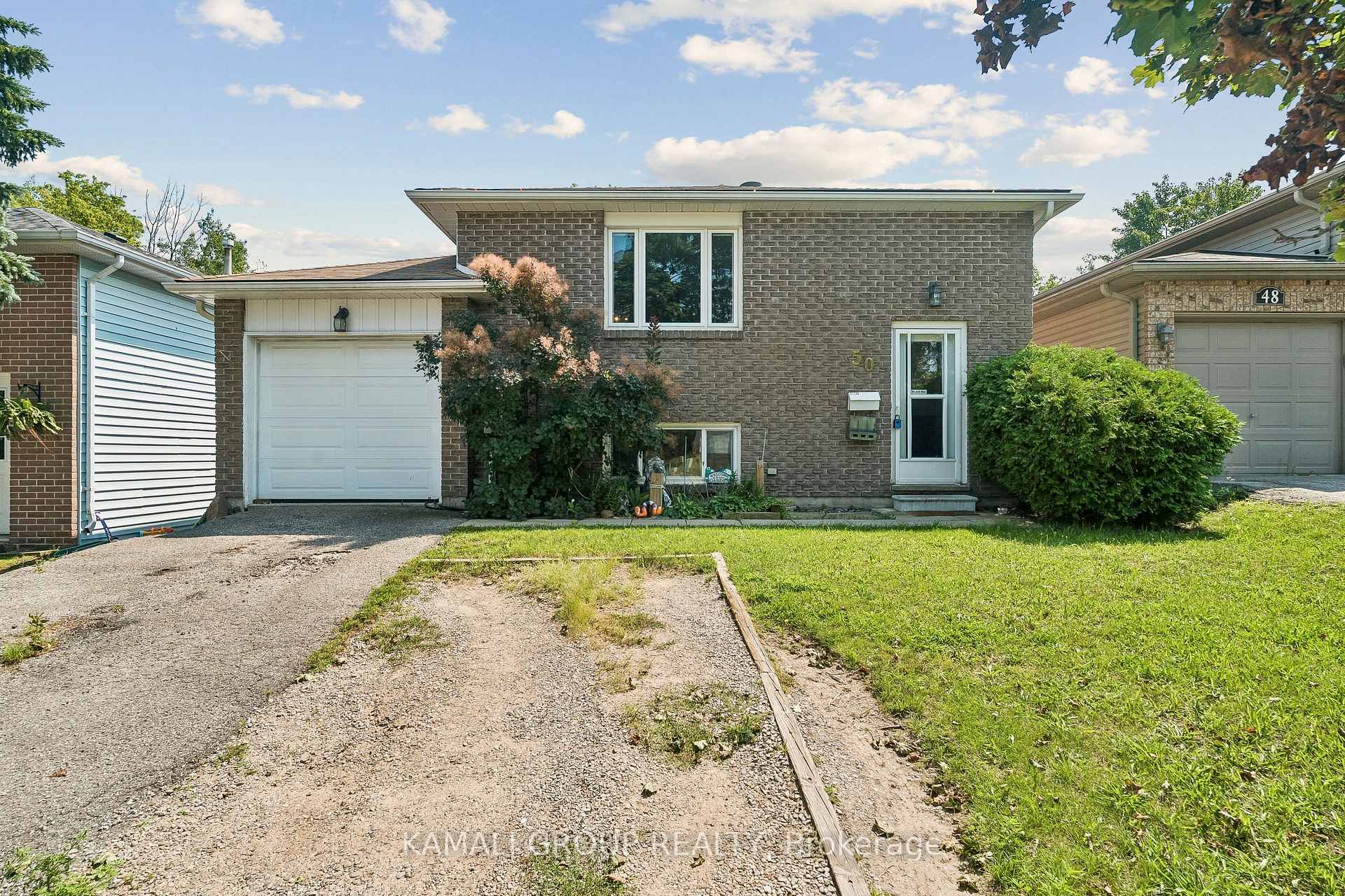 Photo 2 of Unit MAIN, 50 McConkey Place, Barrie, Allandale Heights — HOMEH