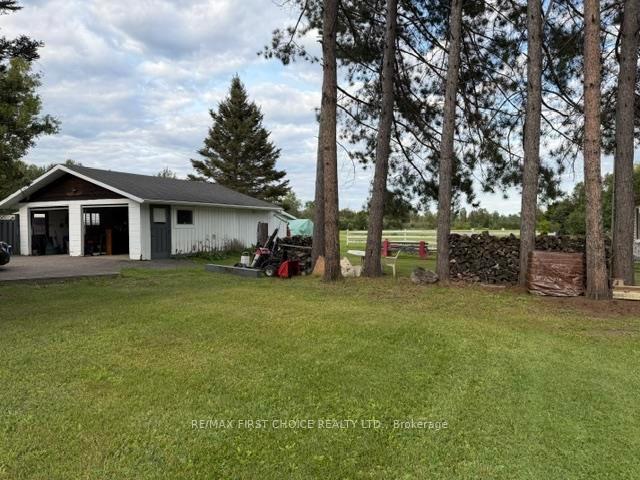 Photo 2 of 4130 Vanguard Avenue, Thunder Bay, Parkdale — HOMEH