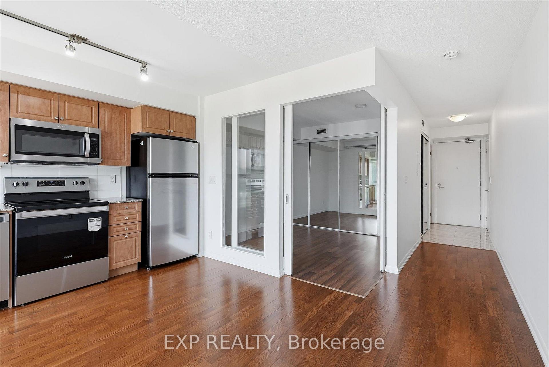 Photo 5 of Unit 667, 209 Fort York Boulevard, Toronto, Niagara — HOMEH