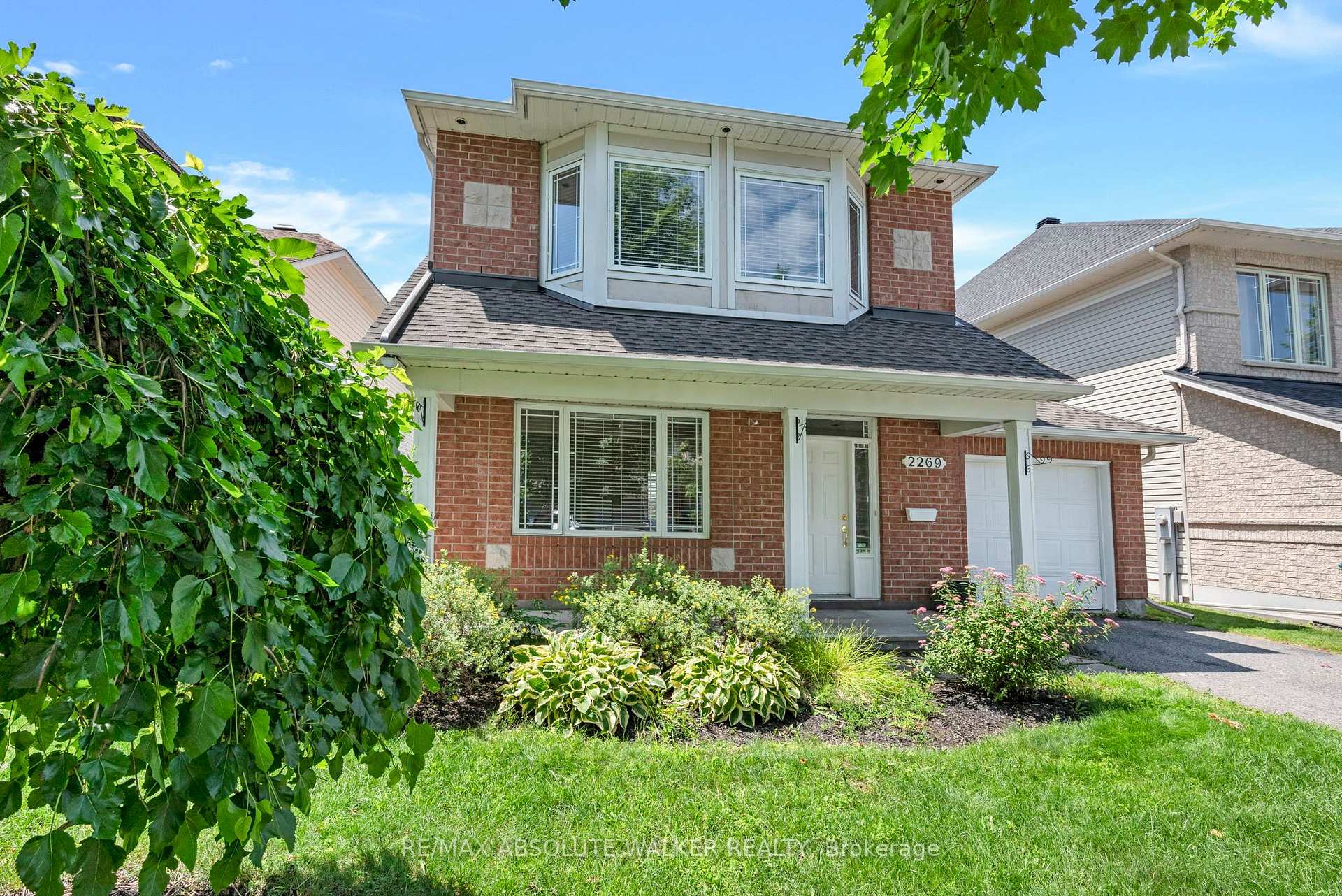 Photo 2 of 2269 Sandman Crescent, Ottawa, Avalon East — HOMEH