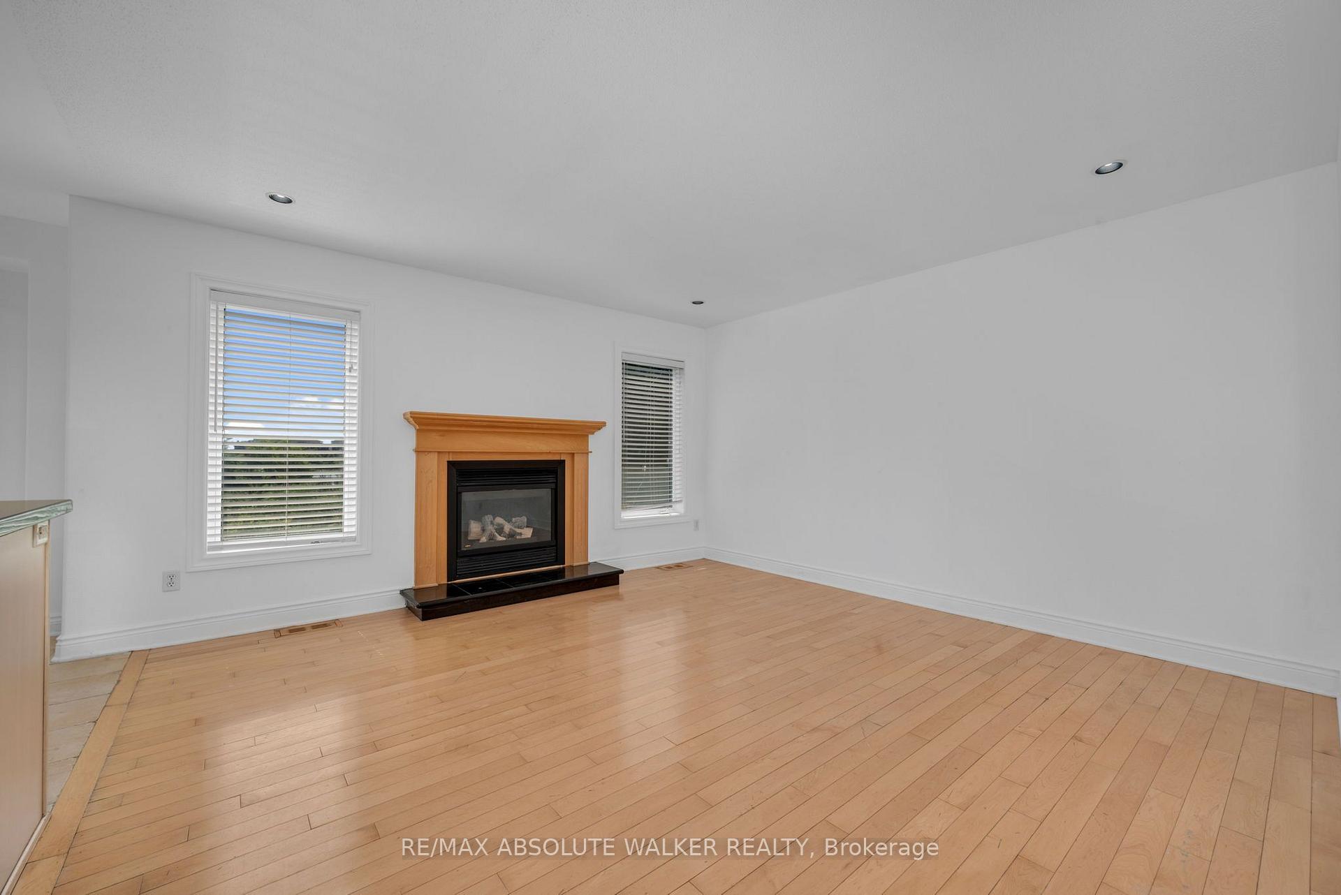 Photo 8 of 2269 Sandman Crescent, Ottawa, Avalon East — HOMEH