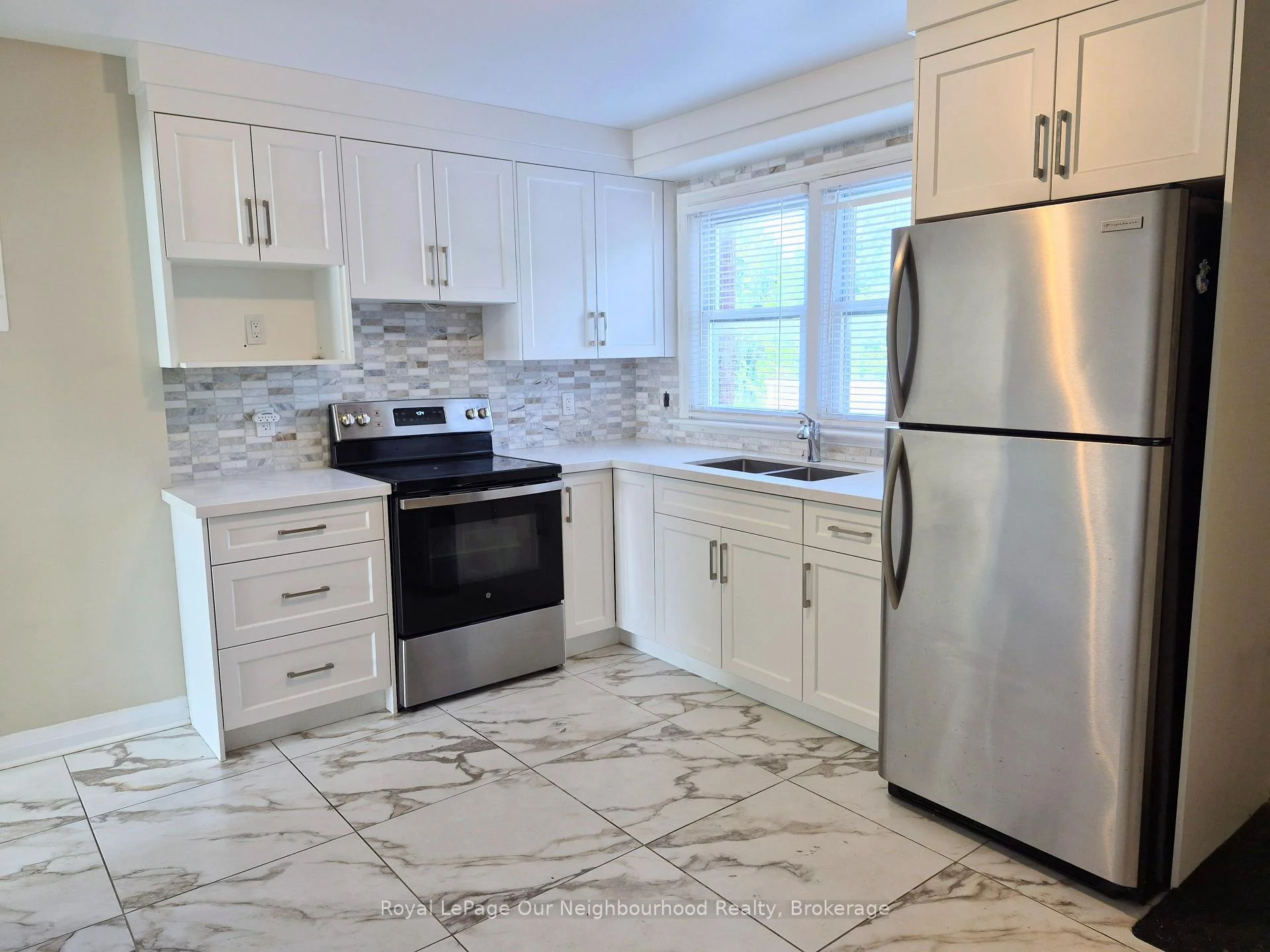 Photo 5 of Unit 2, 855 Simcoe Street N, Oshawa, Centennial — HOMEH