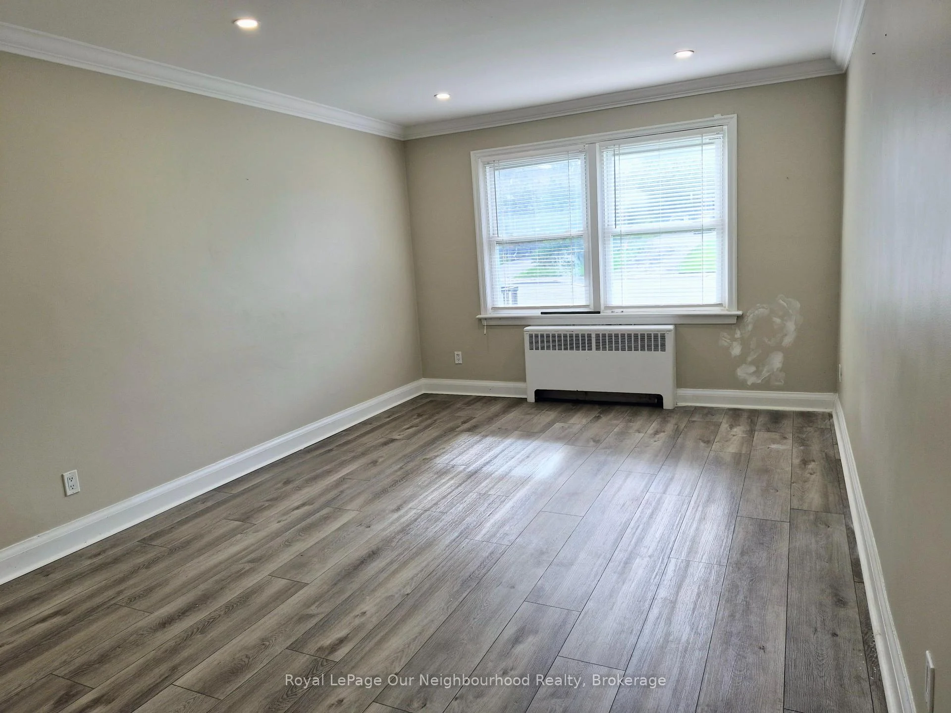 Photo 11 of Unit 2, 855 Simcoe Street N, Oshawa, Centennial — HOMEH
