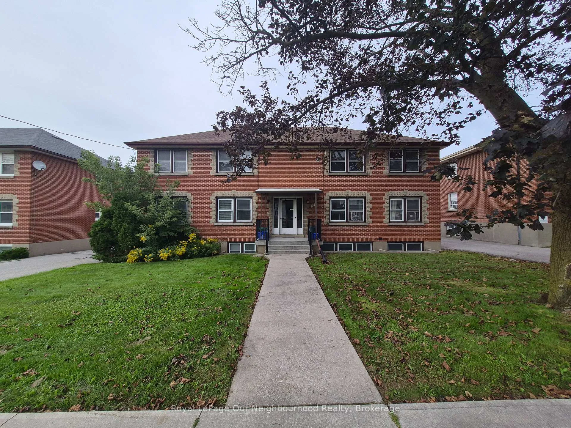 Photo 1 of Unit 2, 855 Simcoe Street N, Oshawa, Centennial — HOMEH