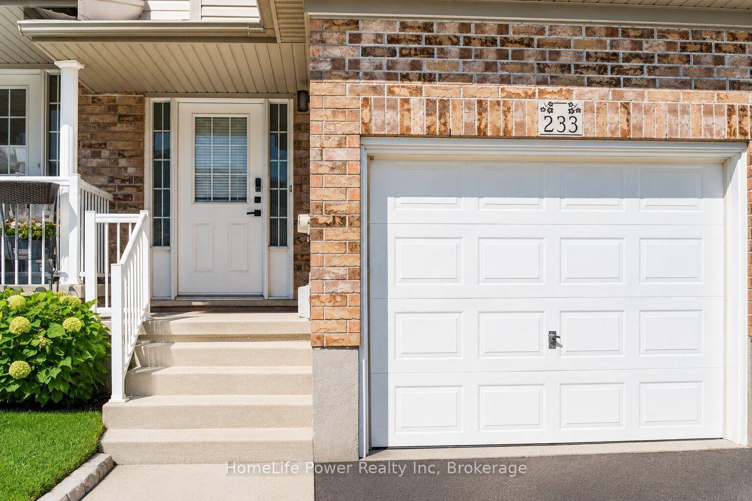 Photo 3 of 233 Red Clover Court, Kitchener, Larentian West — HOMEH