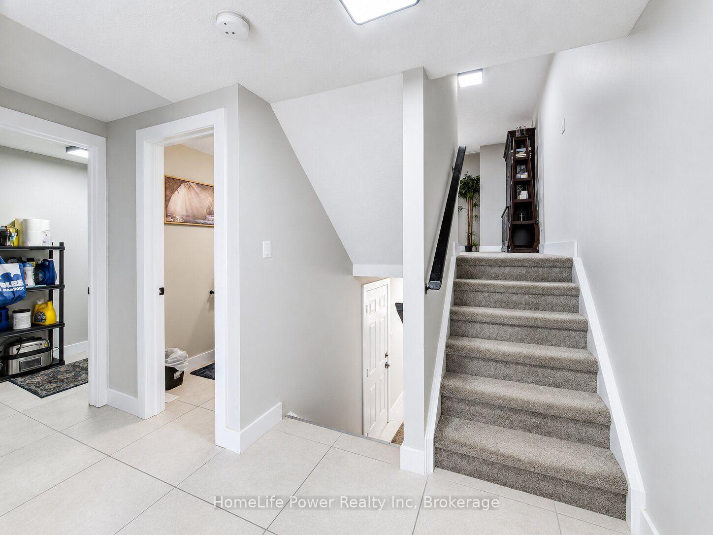 Photo 9 of 233 Red Clover Court, Kitchener, Larentian West — HOMEH