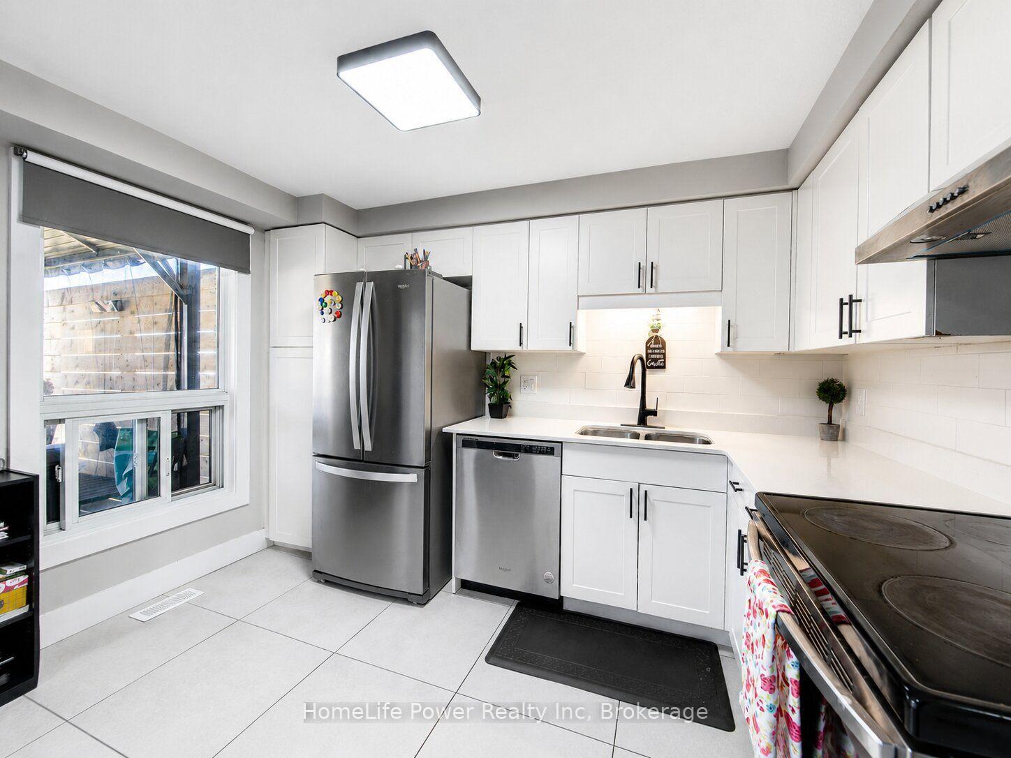 Photo 15 of 233 Red Clover Court, Kitchener, Larentian West — HOMEH