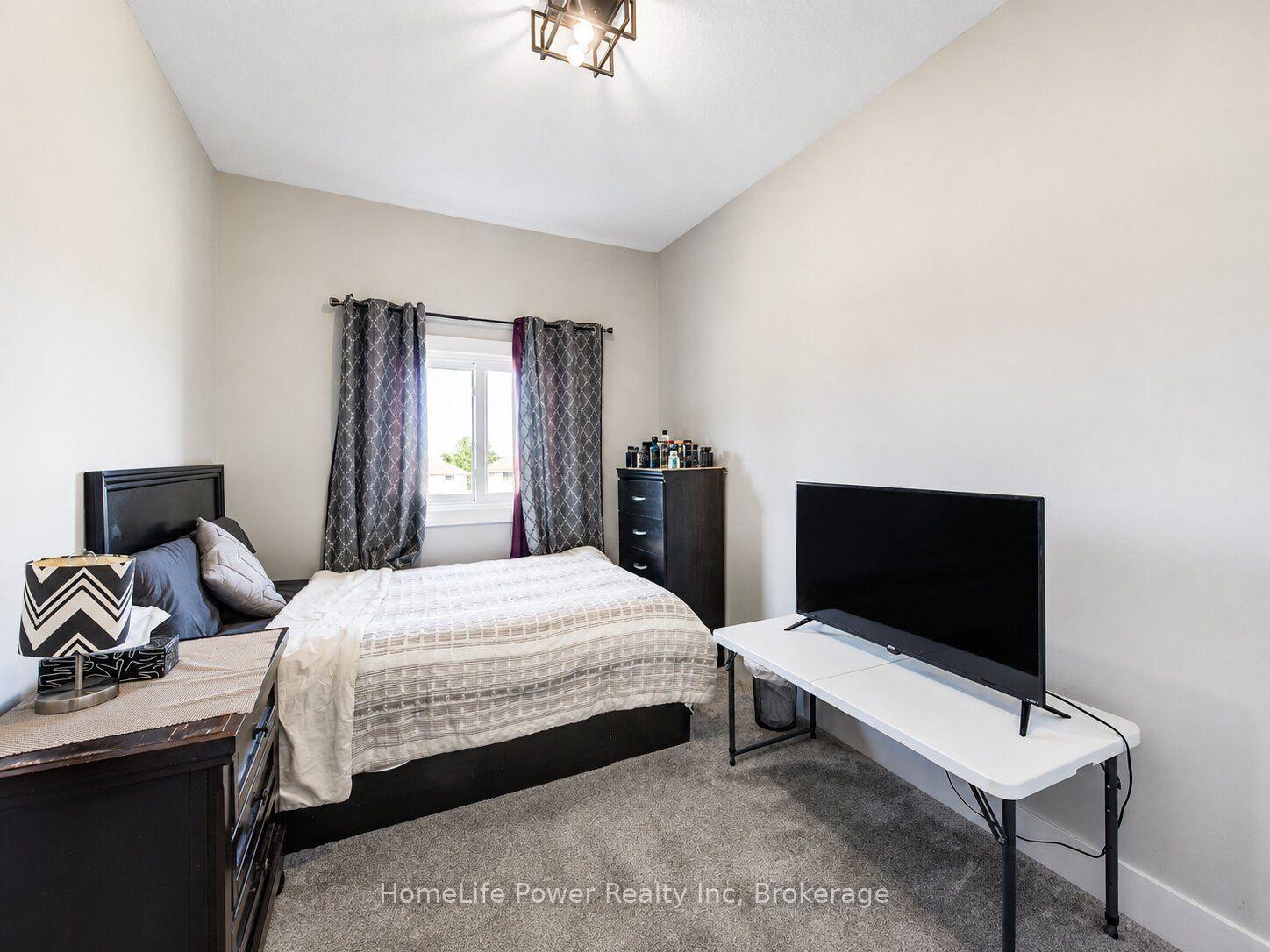 Photo 22 of 233 Red Clover Court, Kitchener, Larentian West — HOMEH
