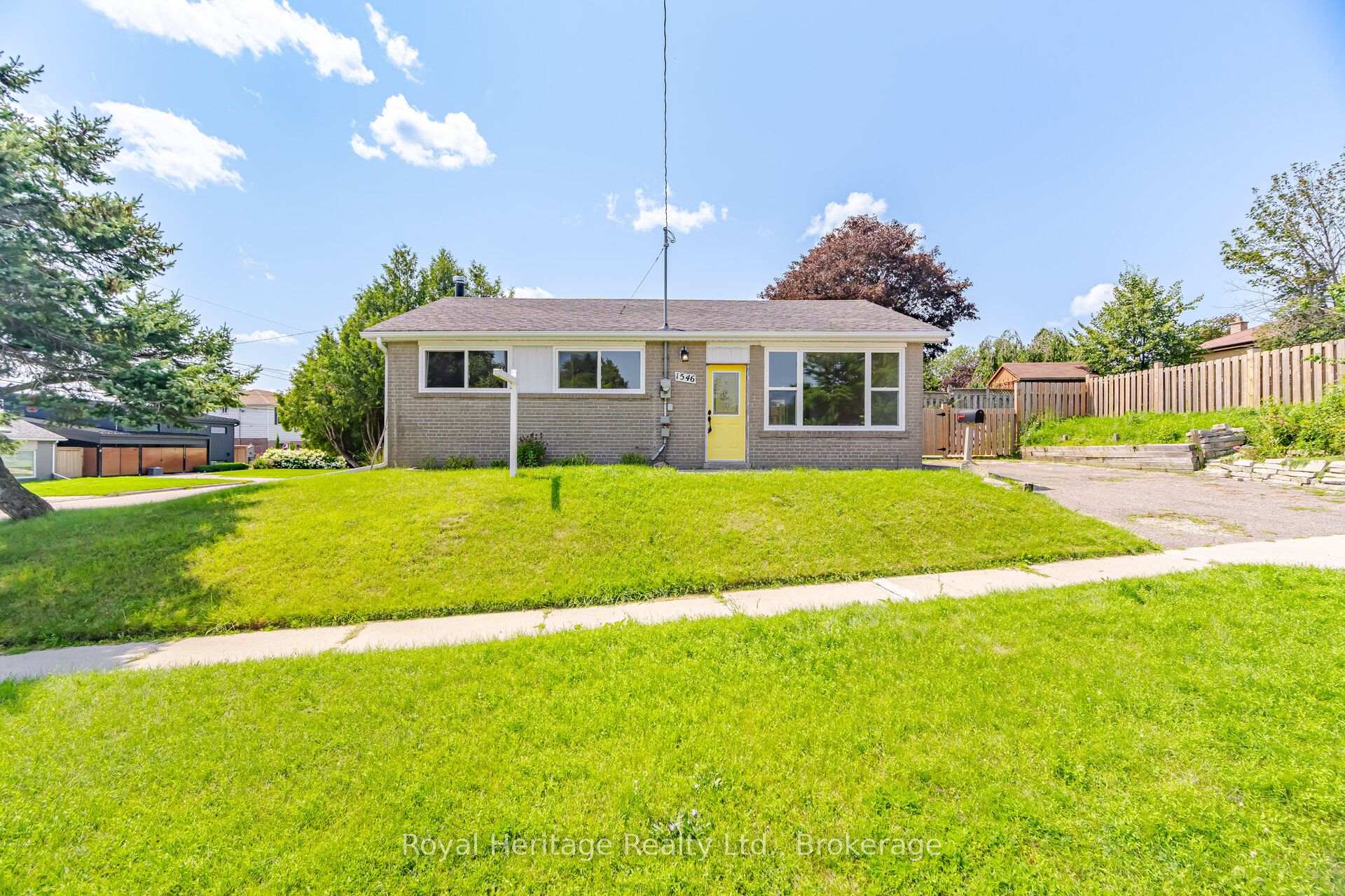Photo 1 of 1546 Lakemount Street, Oshawa, Lakeview — HOMEH