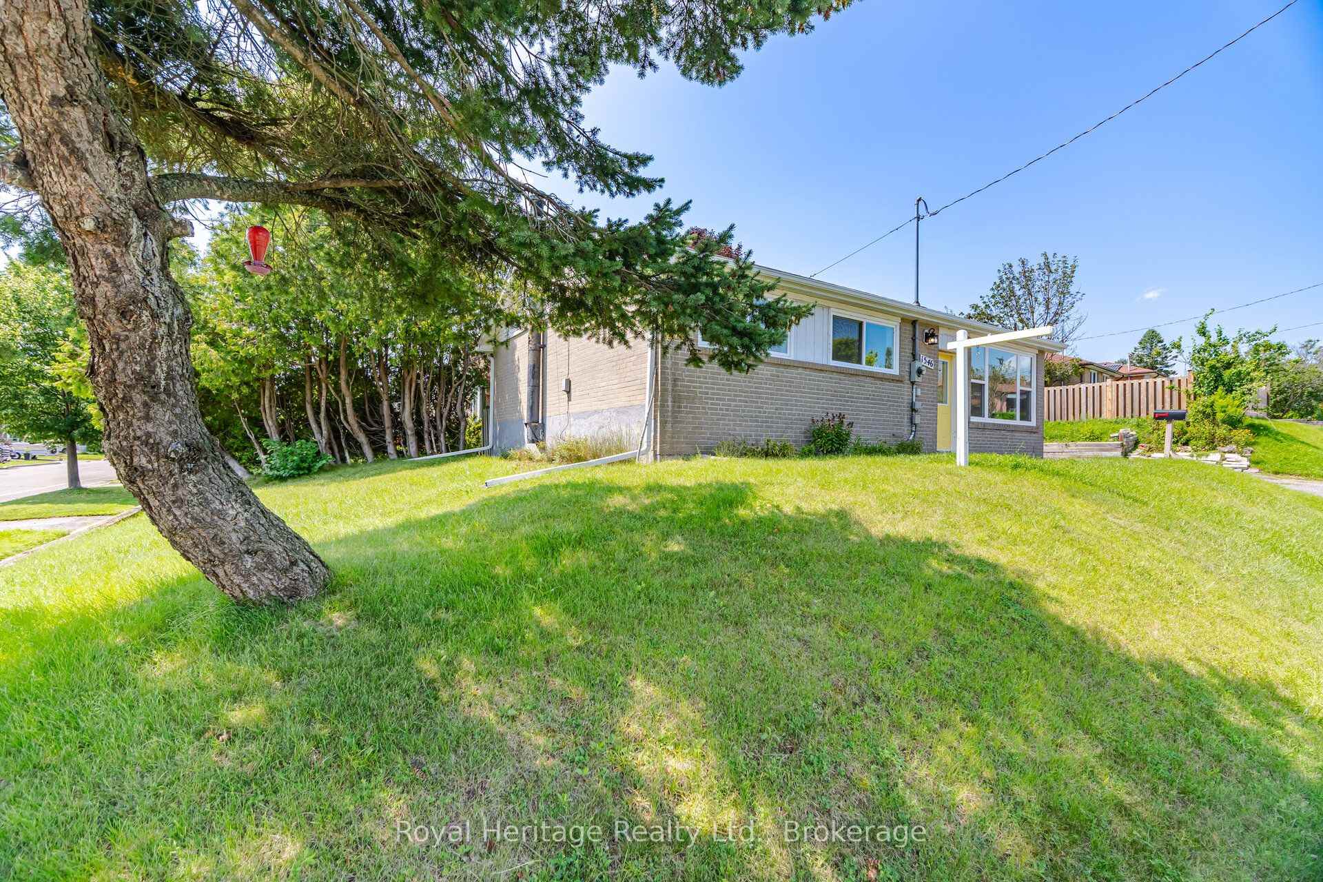 Photo 2 of 1546 Lakemount Street, Oshawa, Lakeview — HOMEH