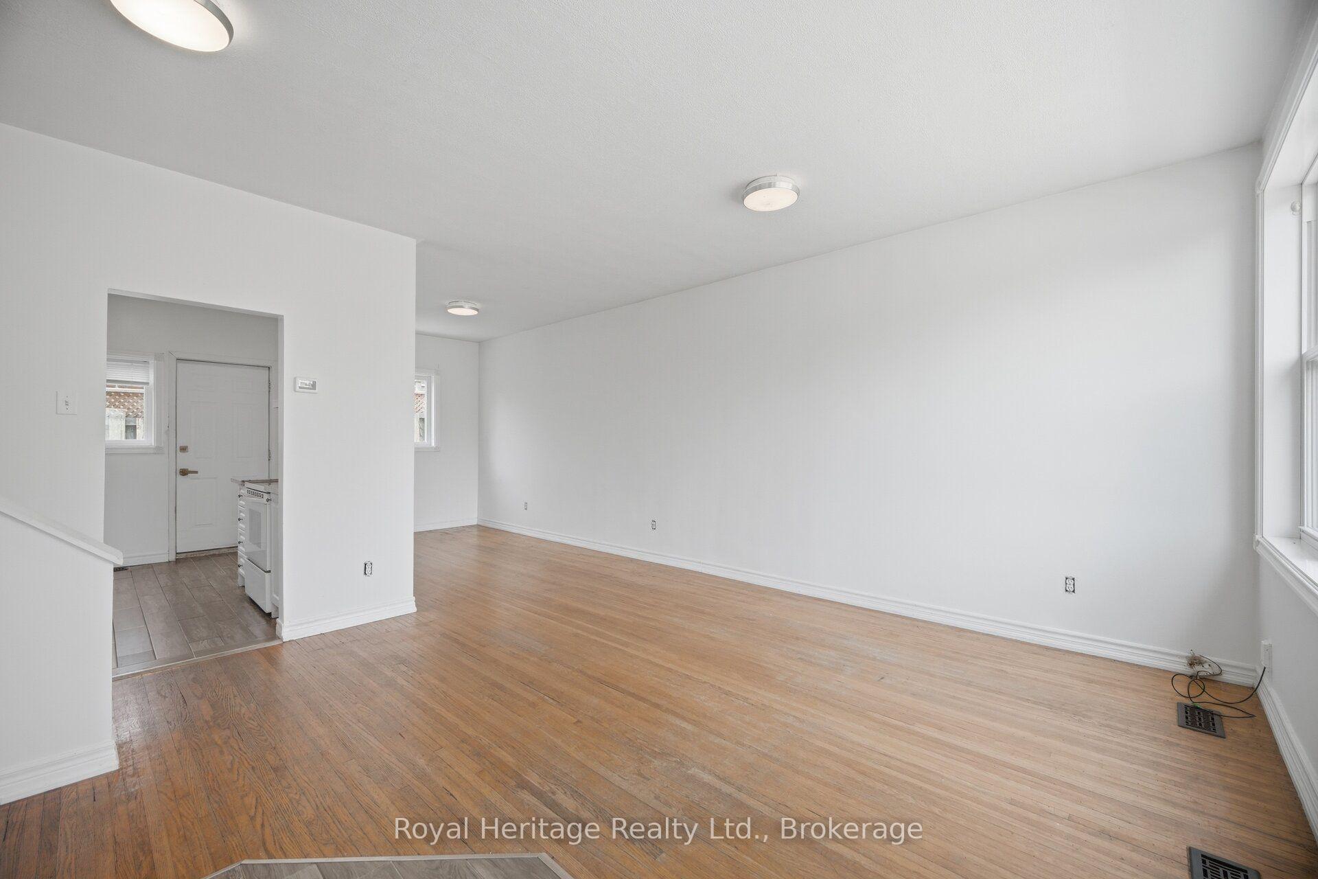 Photo 4 of 1546 Lakemount Street, Oshawa, Lakeview — HOMEH