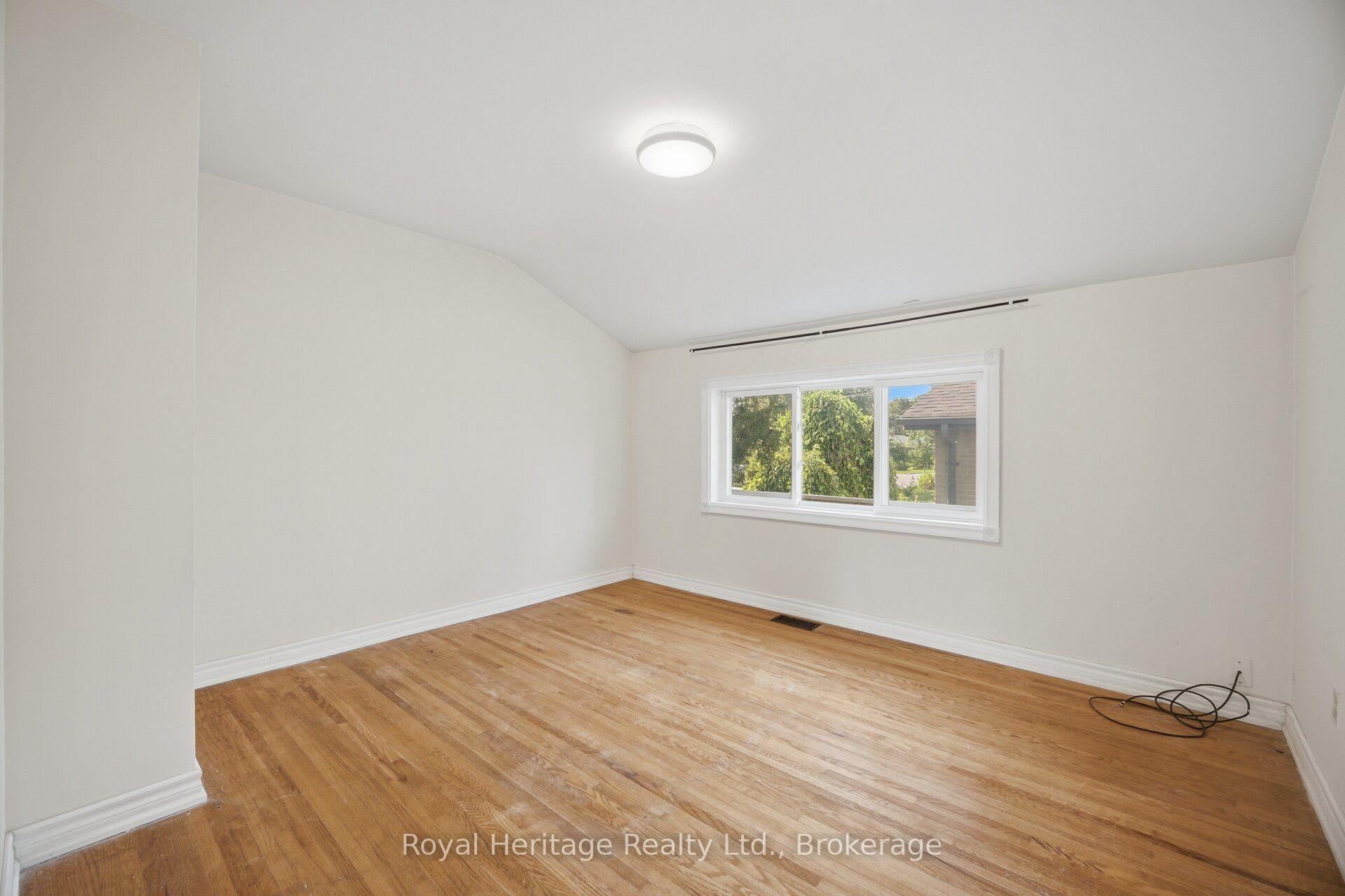 Photo 11 of 1546 Lakemount Street, Oshawa, Lakeview — HOMEH