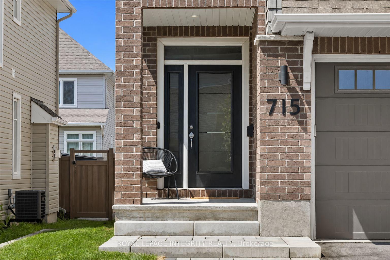 Photo 2 of 715 Cap Diamant Way, Ottawa, Camelot — HOMEH