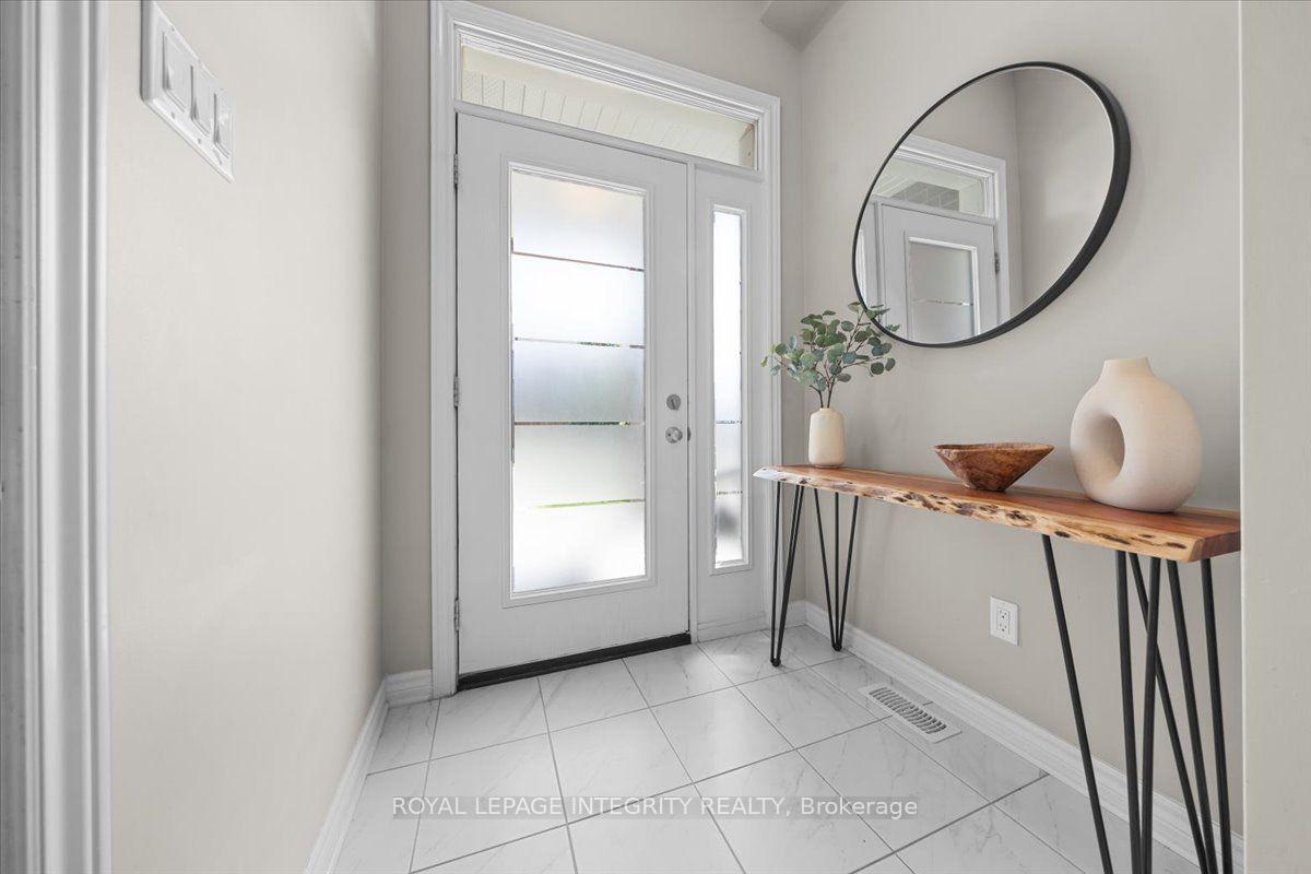 Photo 3 of 715 Cap Diamant Way, Ottawa, Camelot — HOMEH