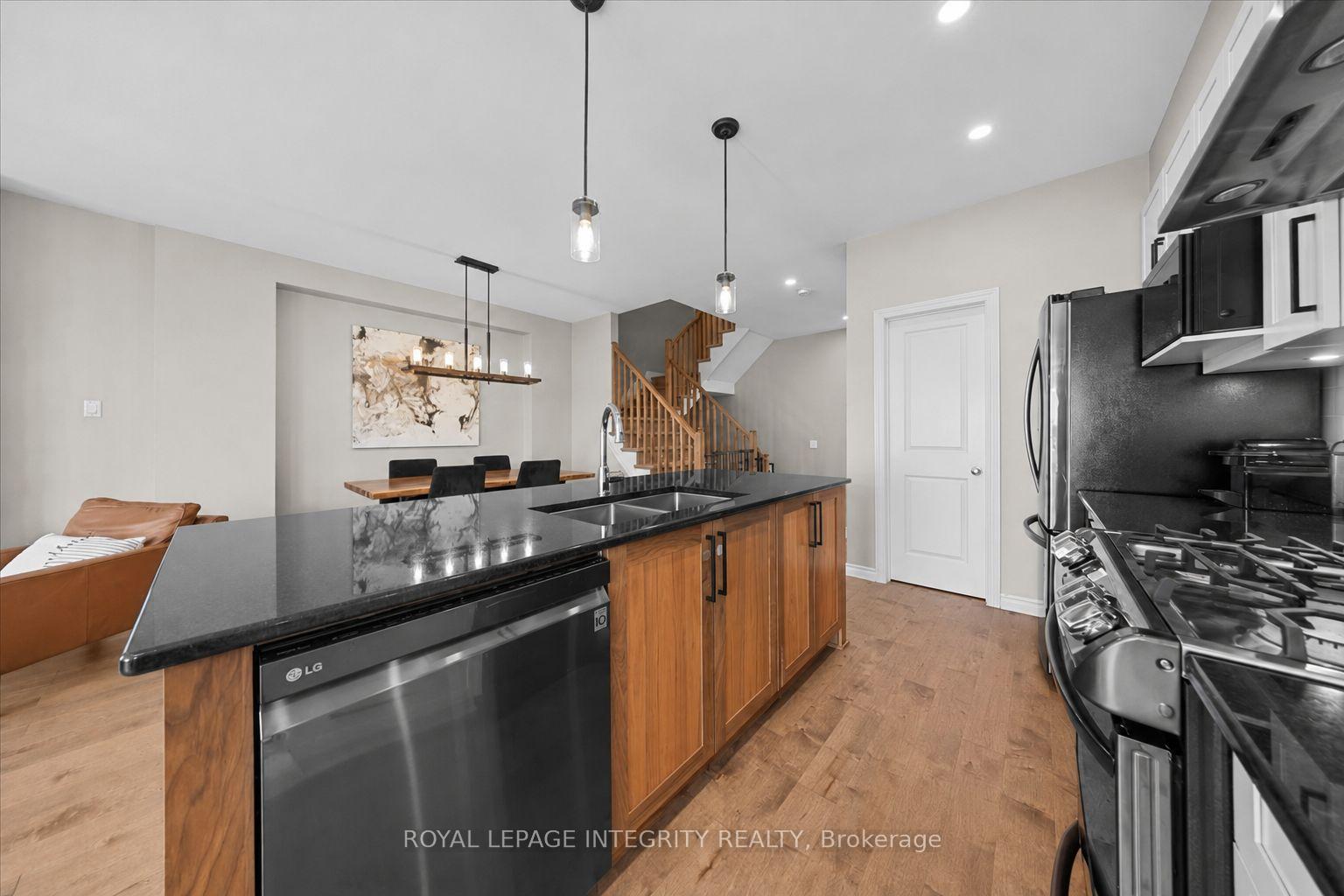 Photo 9 of 715 Cap Diamant Way, Ottawa, Camelot — HOMEH