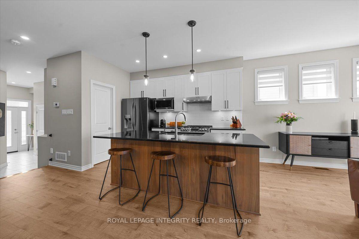 Photo 10 of 715 Cap Diamant Way, Ottawa, Camelot — HOMEH