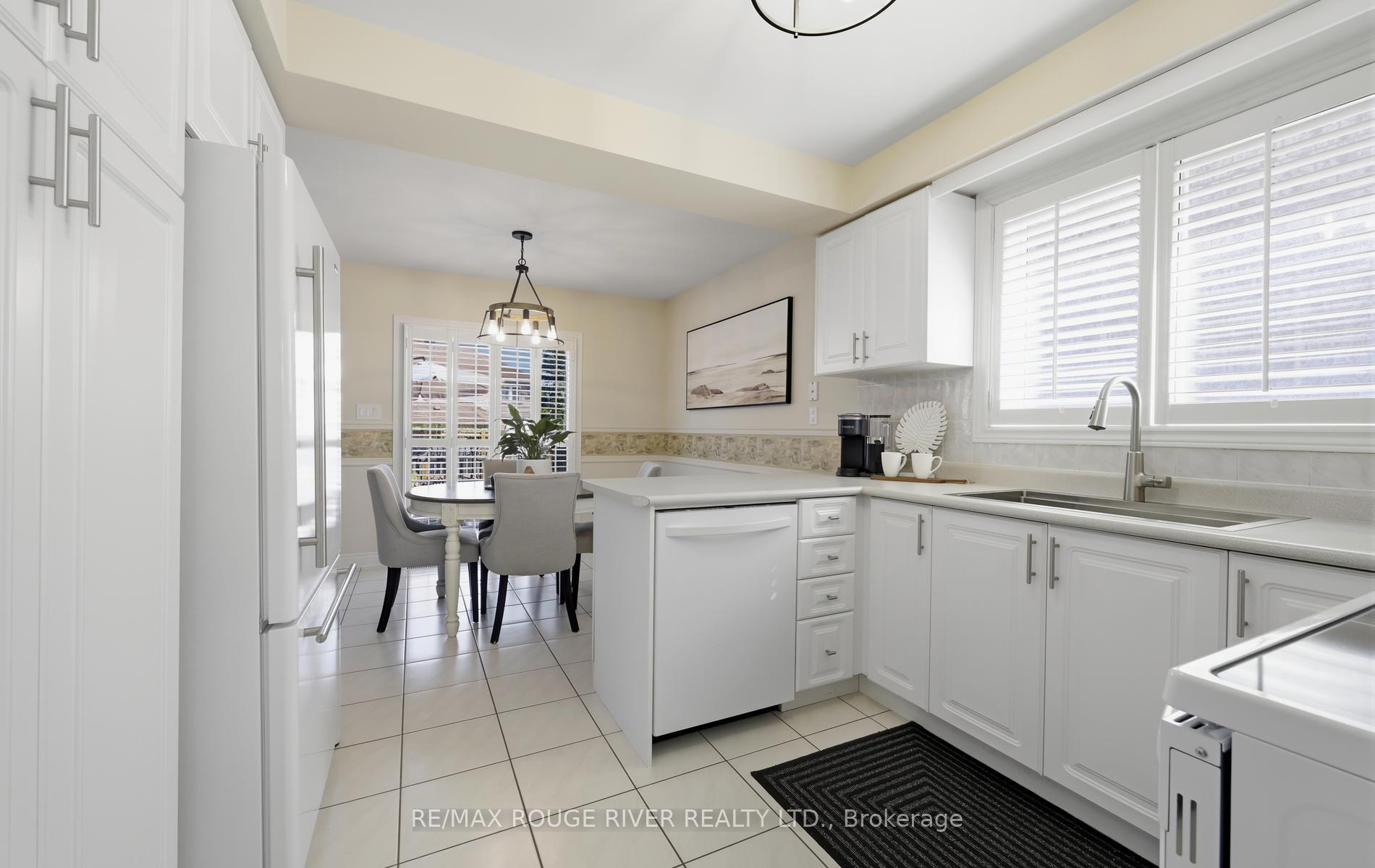 Photo 10 of 32 Patrick Drive, Whitby, Pringle Creek — HOMEH