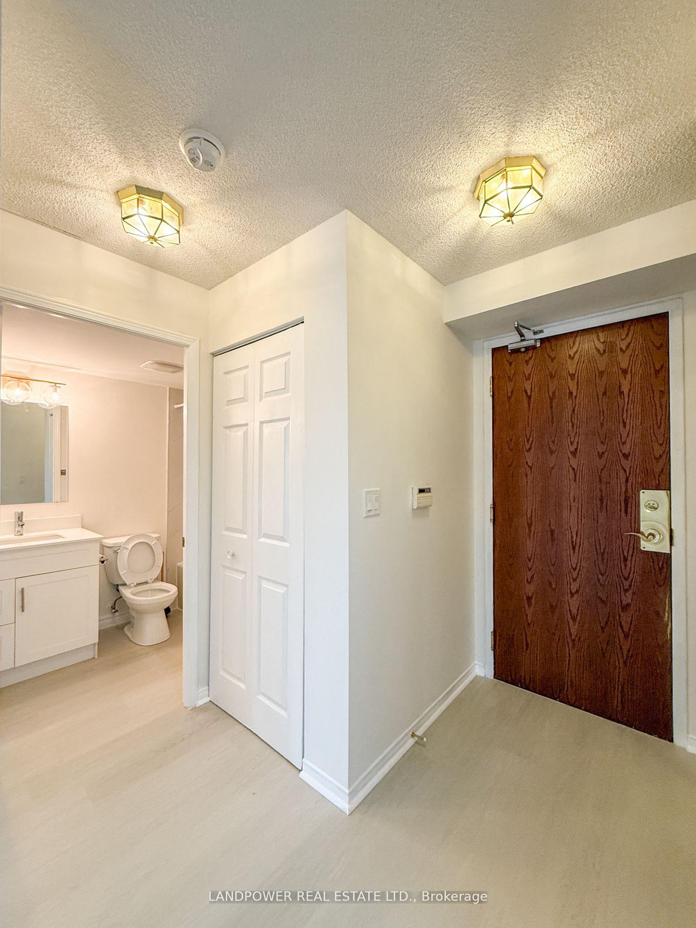 Photo 3 of Unit 206, 3 Pemberton Avenue, North York, Willowdale East — HOMEH