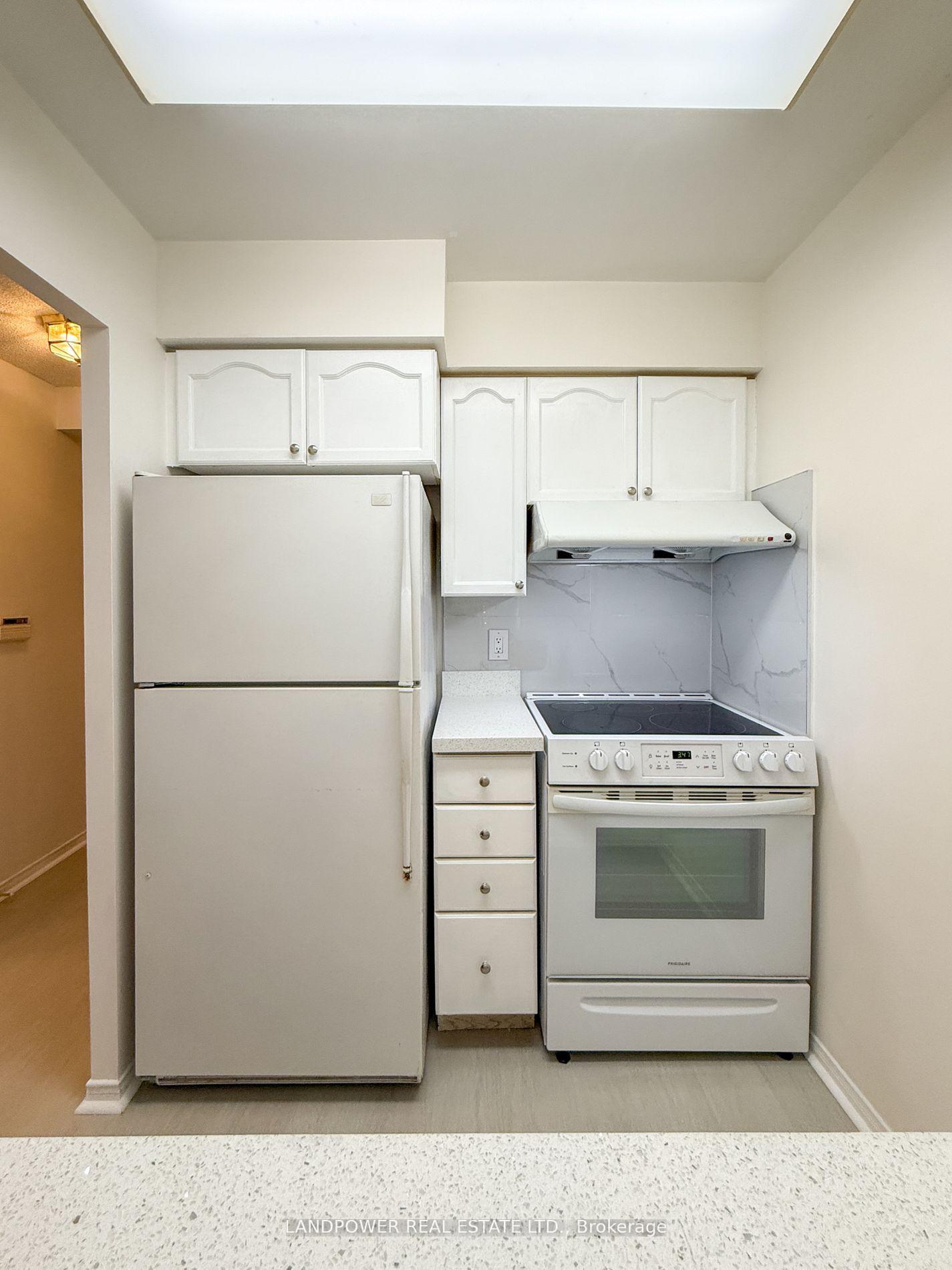 Photo 6 of Unit 206, 3 Pemberton Avenue, North York, Willowdale East — HOMEH