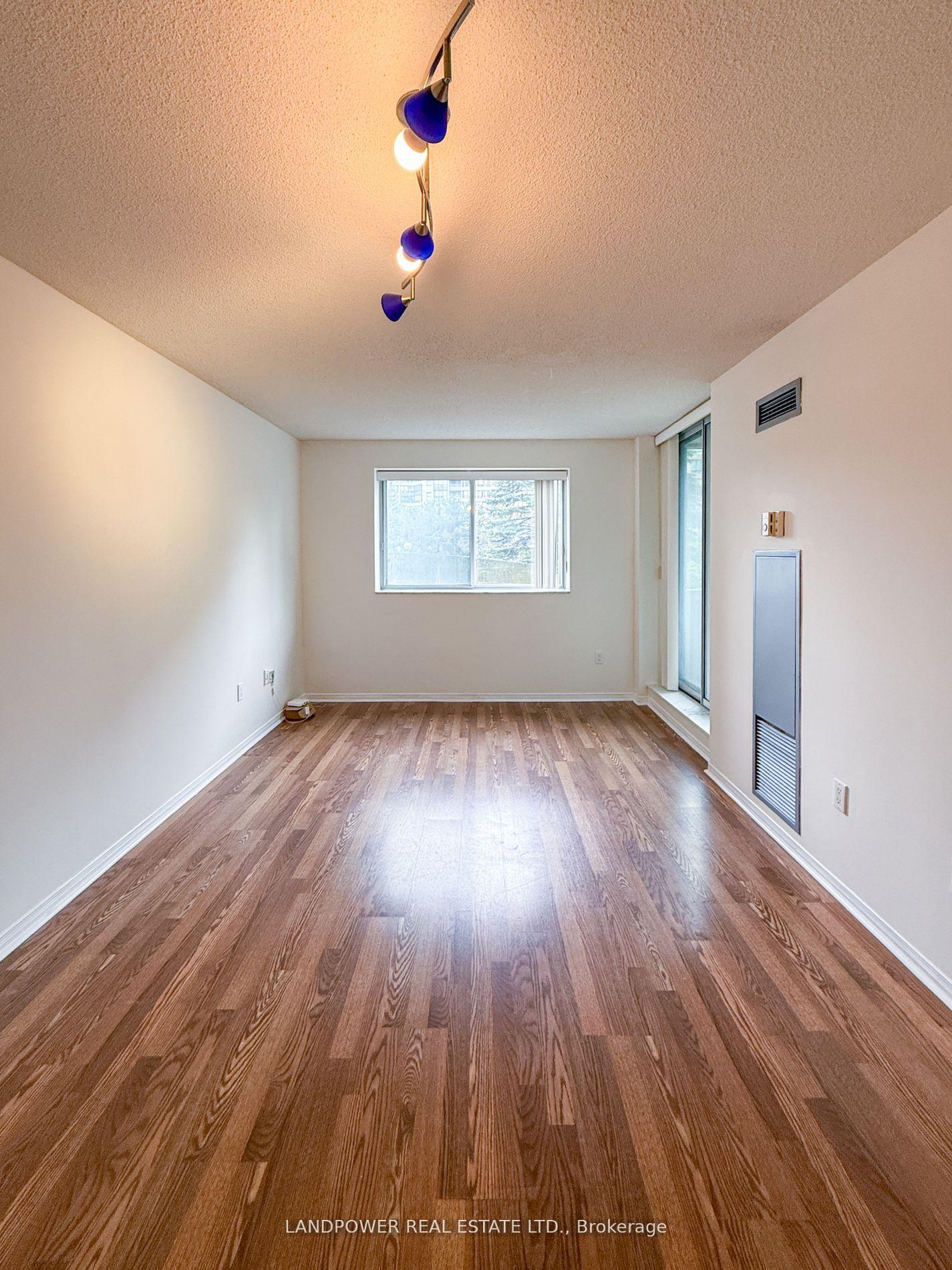 Photo 7 of Unit 206, 3 Pemberton Avenue, North York, Willowdale East — HOMEH