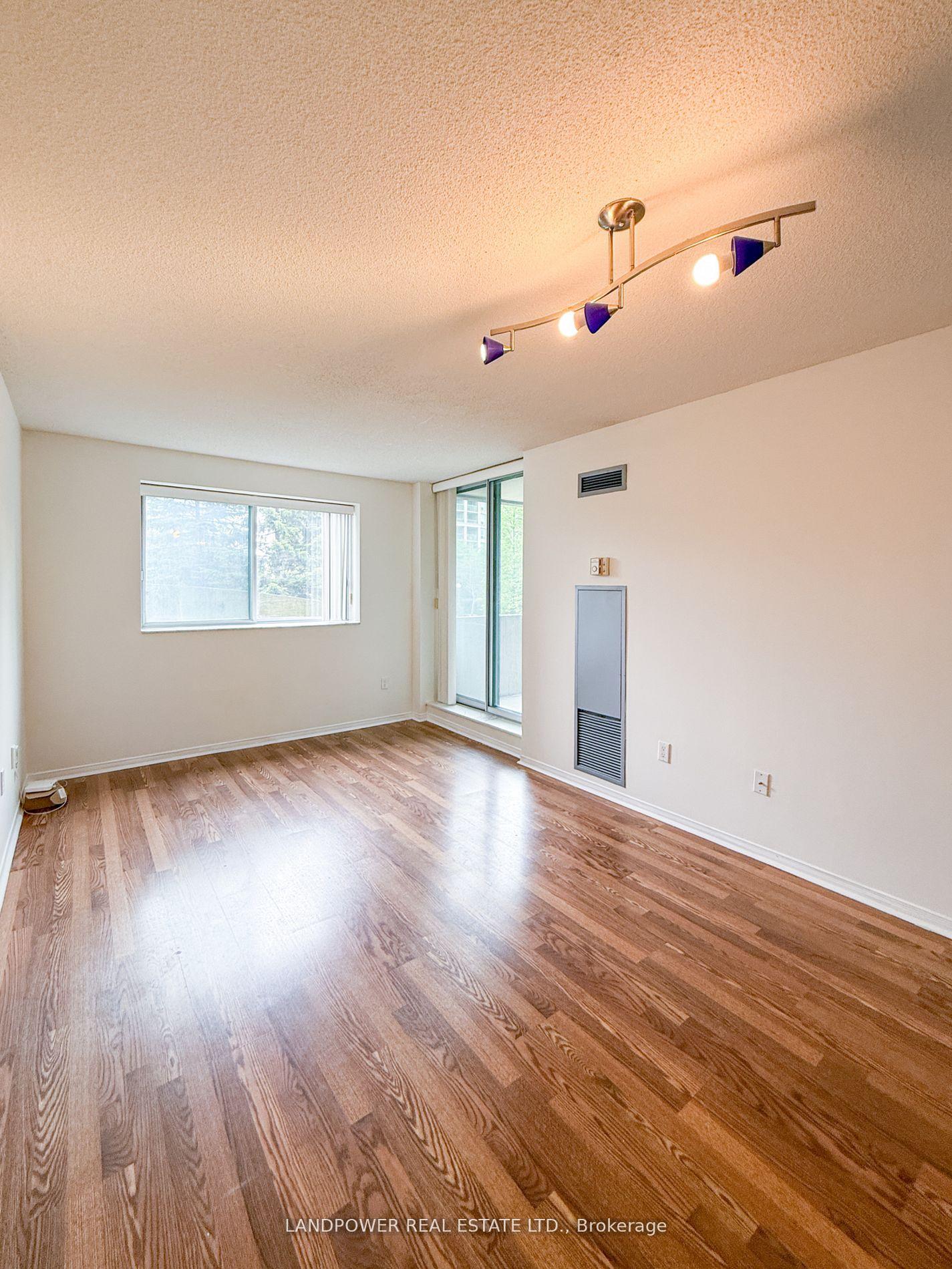 Photo 10 of Unit 206, 3 Pemberton Avenue, North York, Willowdale East — HOMEH