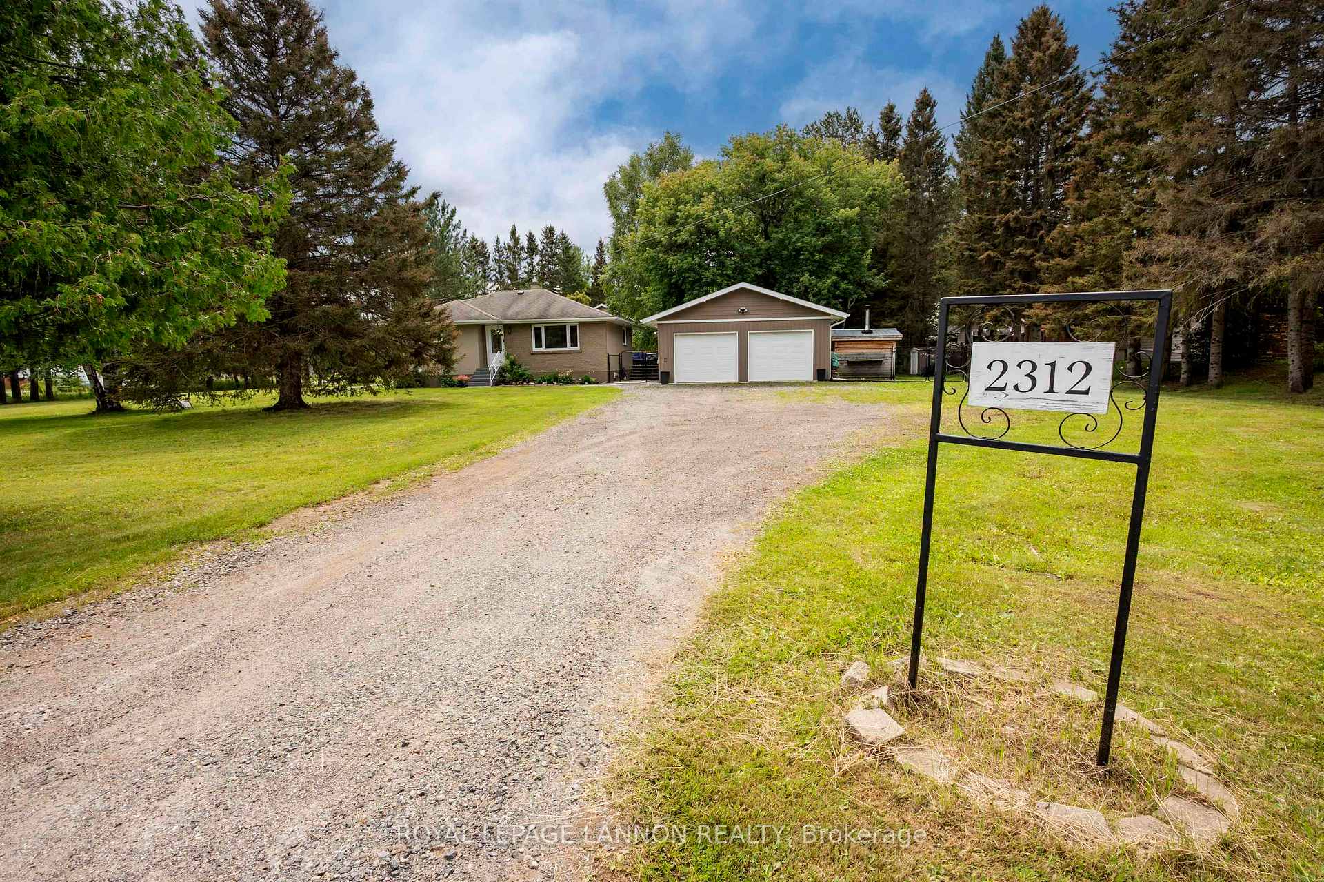 Photo 4 of 2312 Rosslyn Road, Thunder Bay, Rosslyn Road — HOMEH