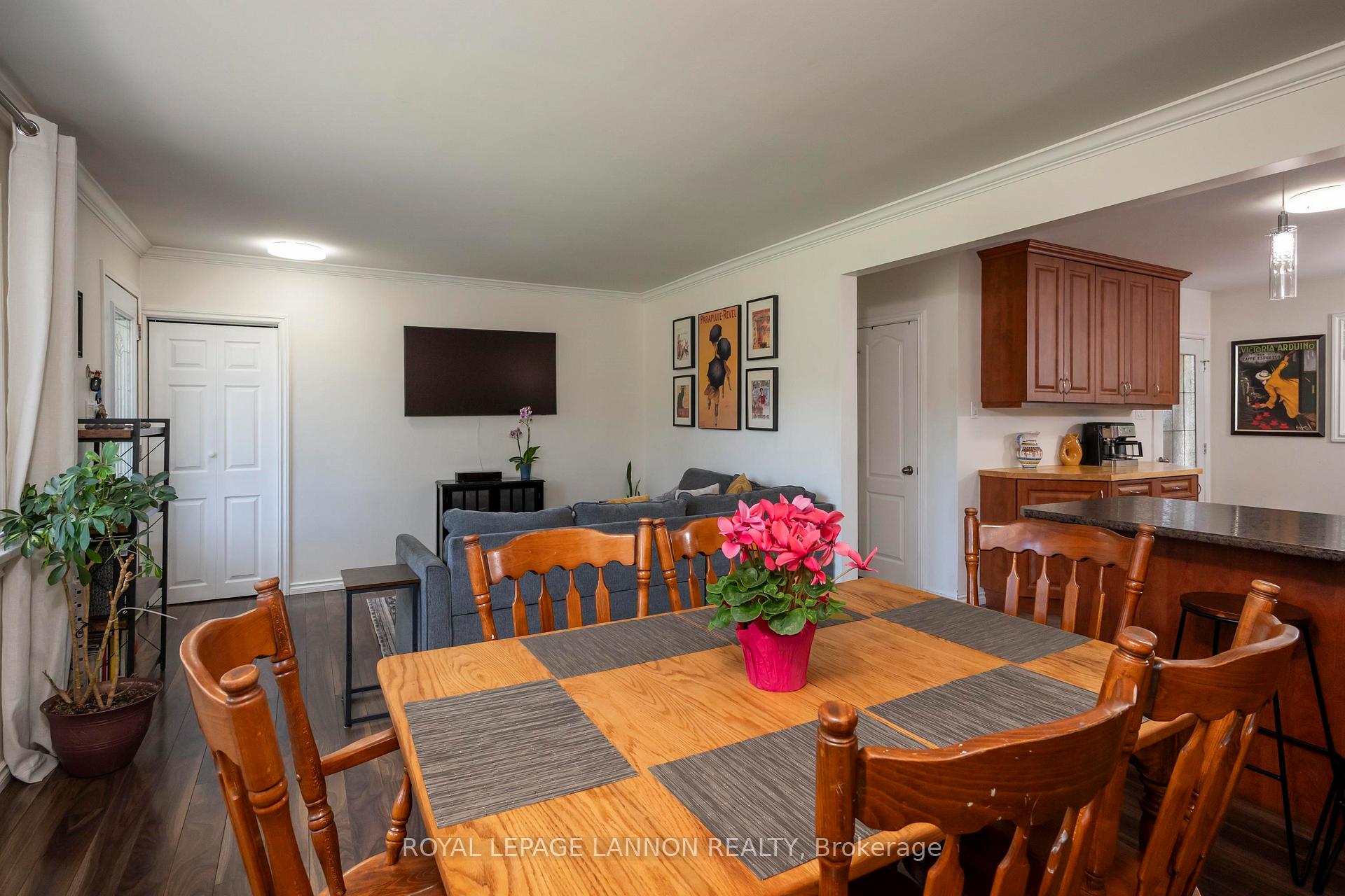 Photo 25 of 2312 Rosslyn Road, Thunder Bay, Rosslyn Road — HOMEH