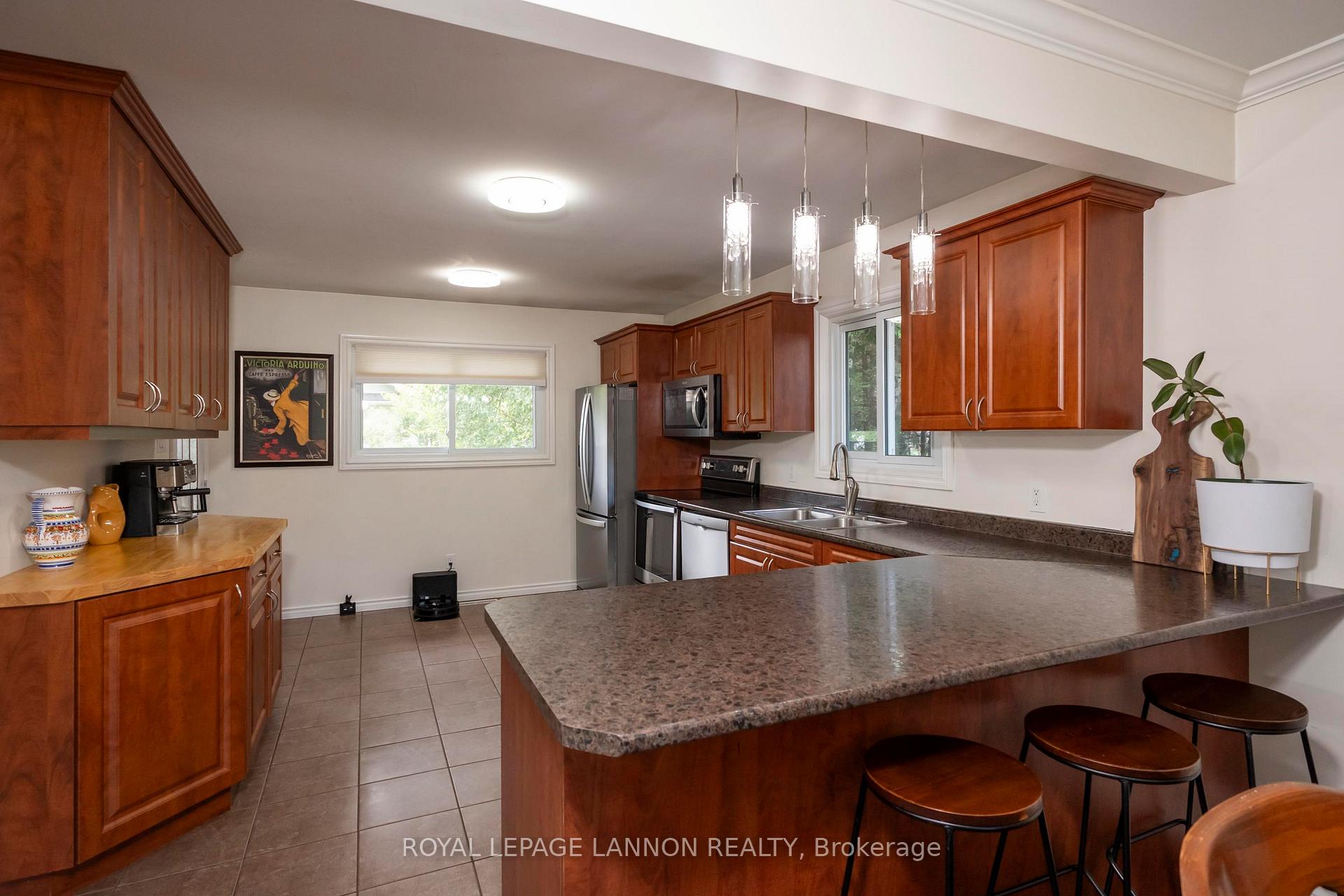 Photo 26 of 2312 Rosslyn Road, Thunder Bay, Rosslyn Road — HOMEH