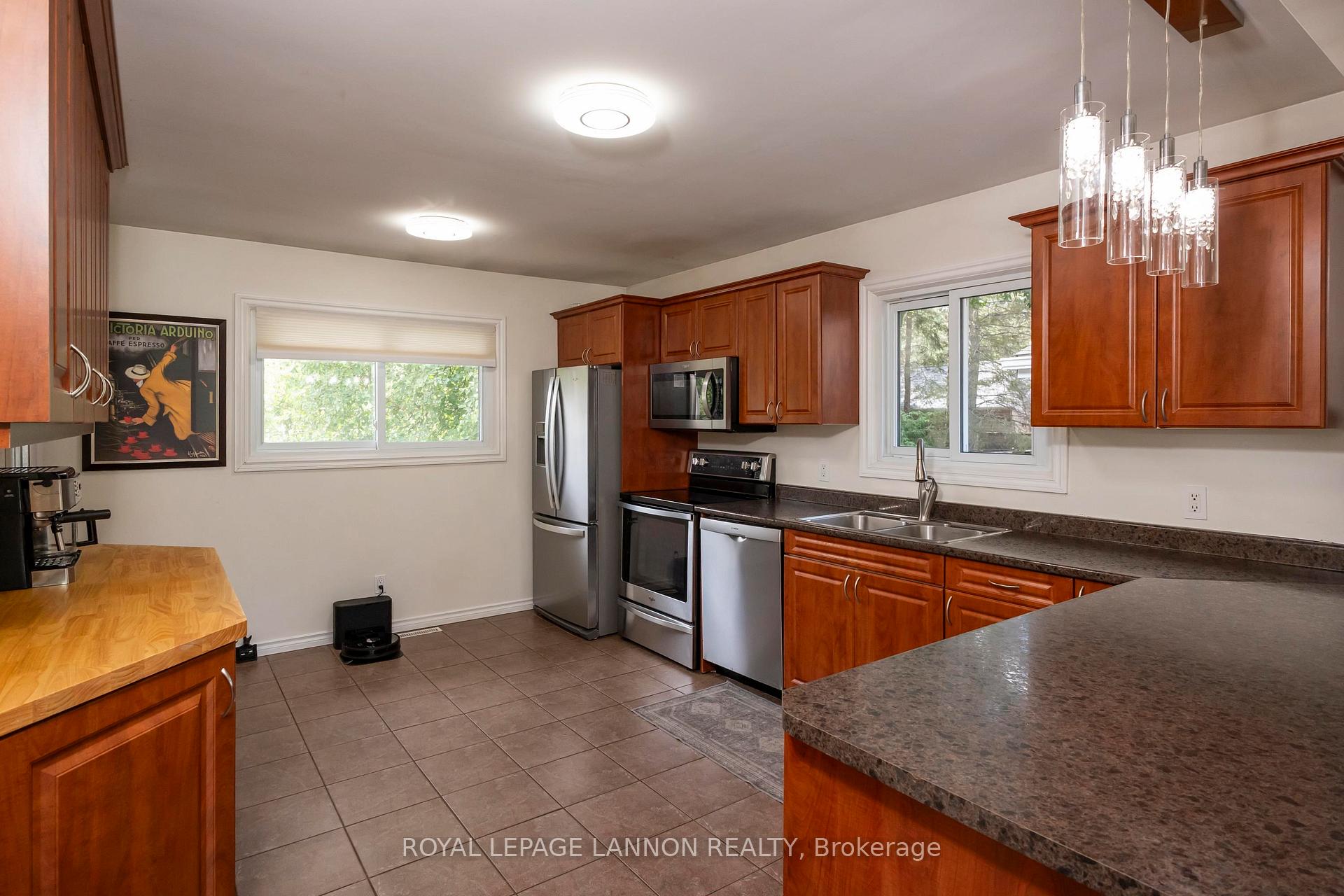 Photo 27 of 2312 Rosslyn Road, Thunder Bay, Rosslyn Road — HOMEH