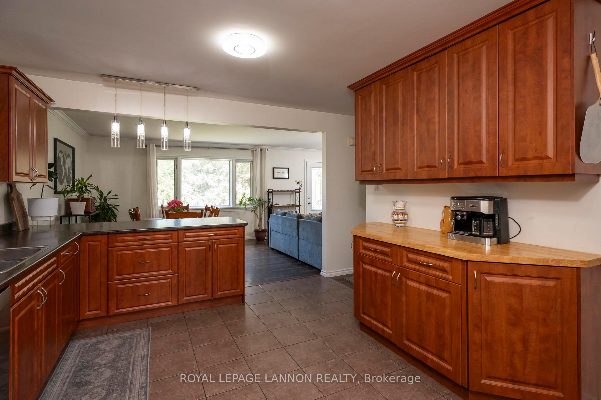 Photo 28 of 2312 Rosslyn Road, Thunder Bay, Rosslyn Road — HOMEH