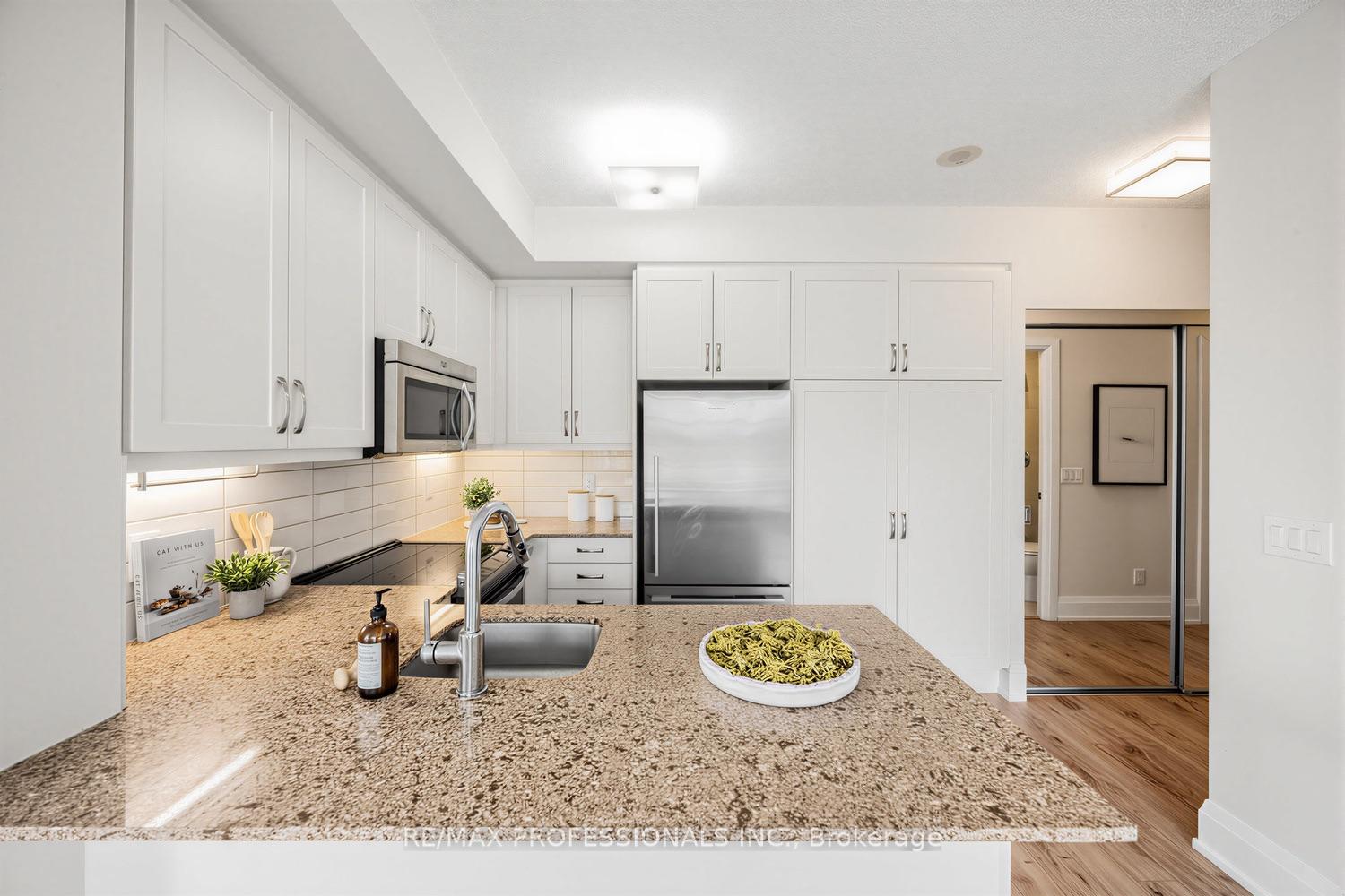 Photo 44 of Unit 417, 2 Old Mill Drive, Toronto, High Park-Swansea — HOMEH