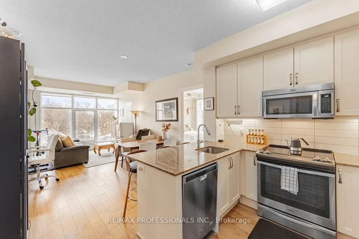 Photo 3 of Unit 417, 2 Old Mill Drive, Toronto, High Park-Swansea — HOMEH