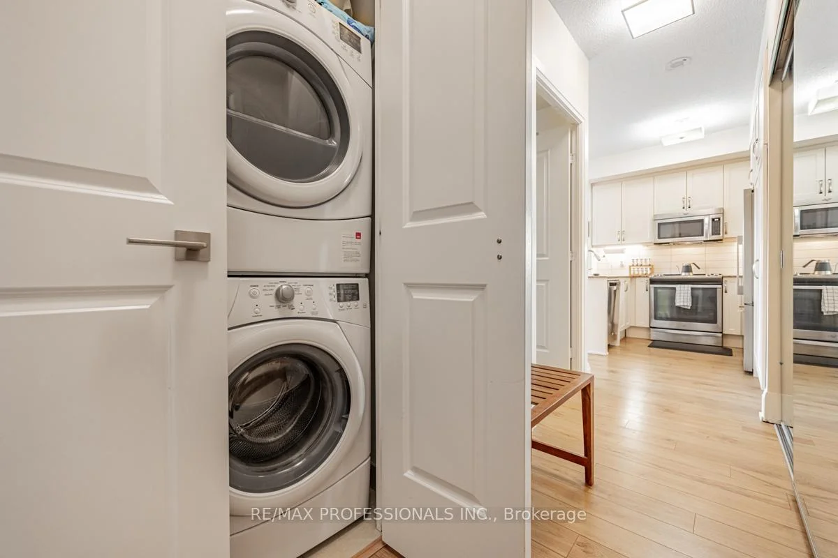 Photo 14 of Unit 417, 2 Old Mill Drive, Toronto, High Park-Swansea — HOMEH