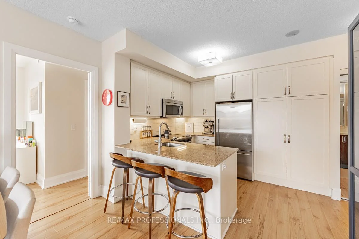 Photo 17 of Unit 417, 2 Old Mill Drive, Toronto, High Park-Swansea — HOMEH