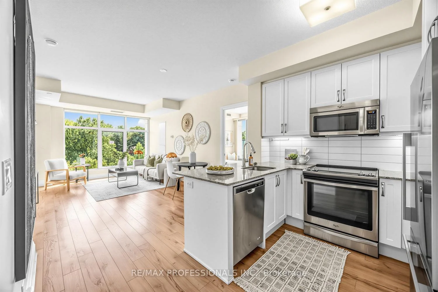 Photo 10 of Unit 417, 2 Old Mill Drive, Toronto, High Park-Swansea — HOMEH