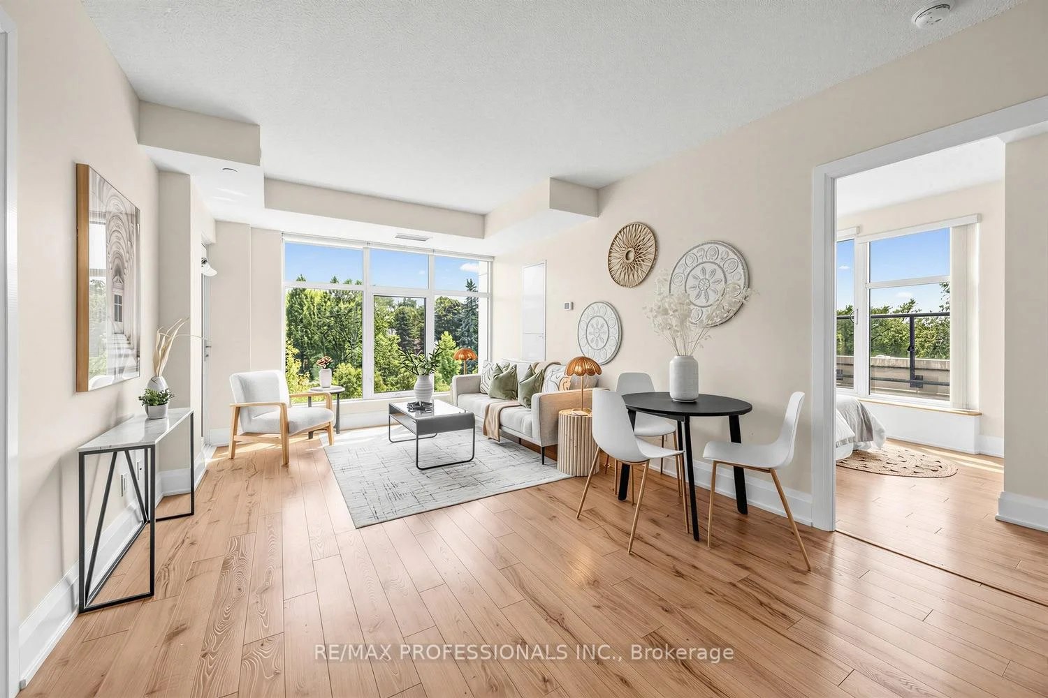 Photo 15 of Unit 417, 2 Old Mill Drive, Toronto, High Park-Swansea — HOMEH
